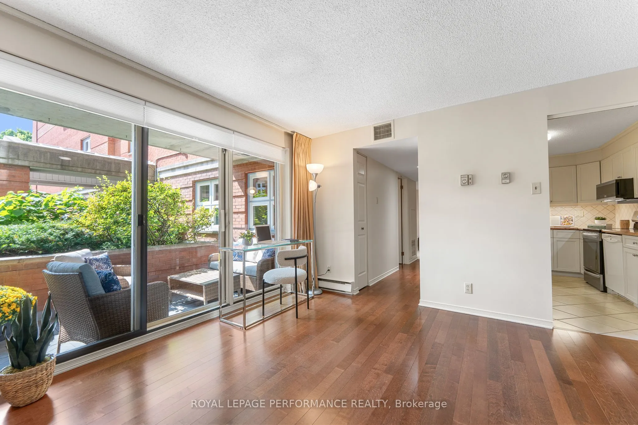 310 Crichton Street, #104