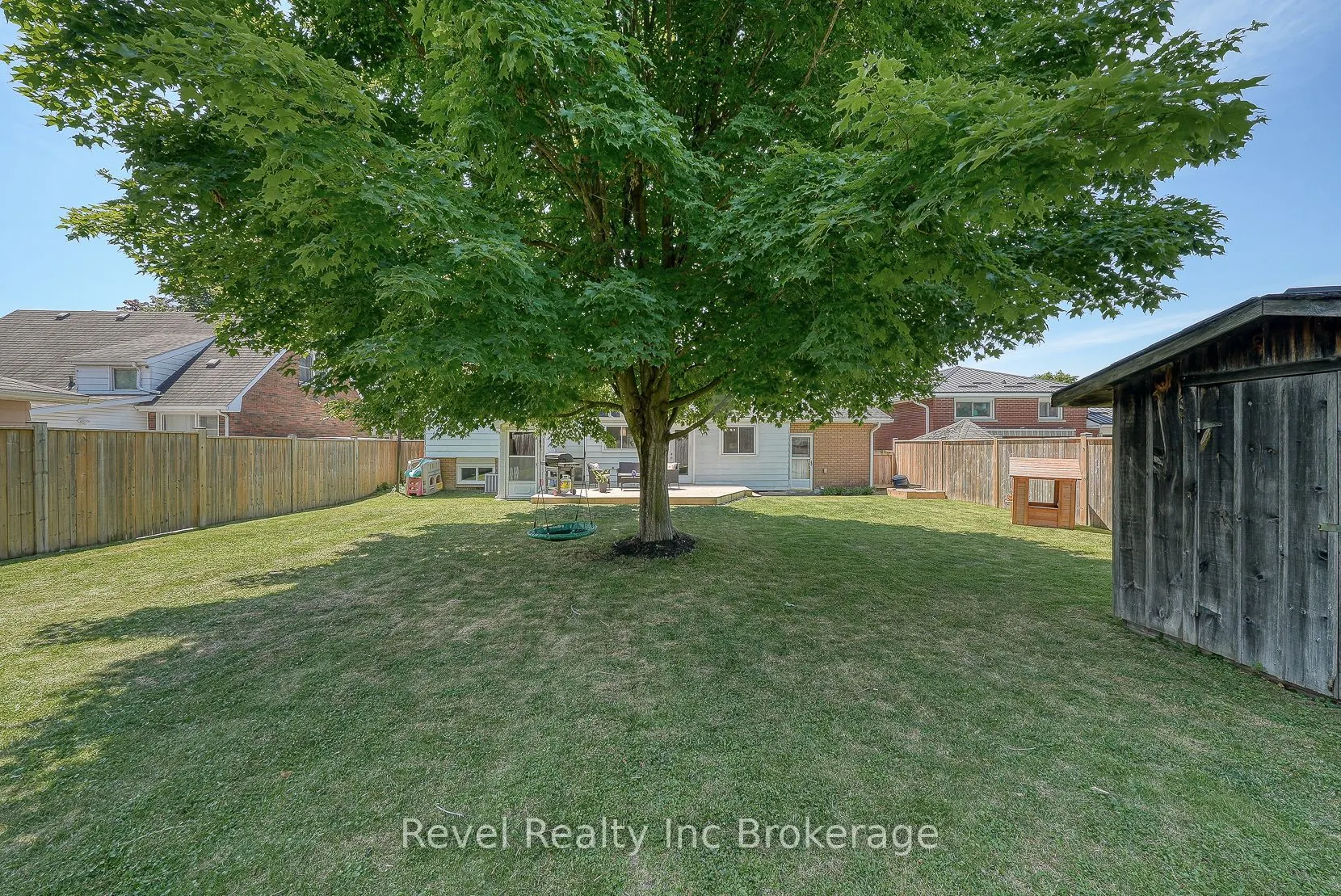 5 Dean Crescent