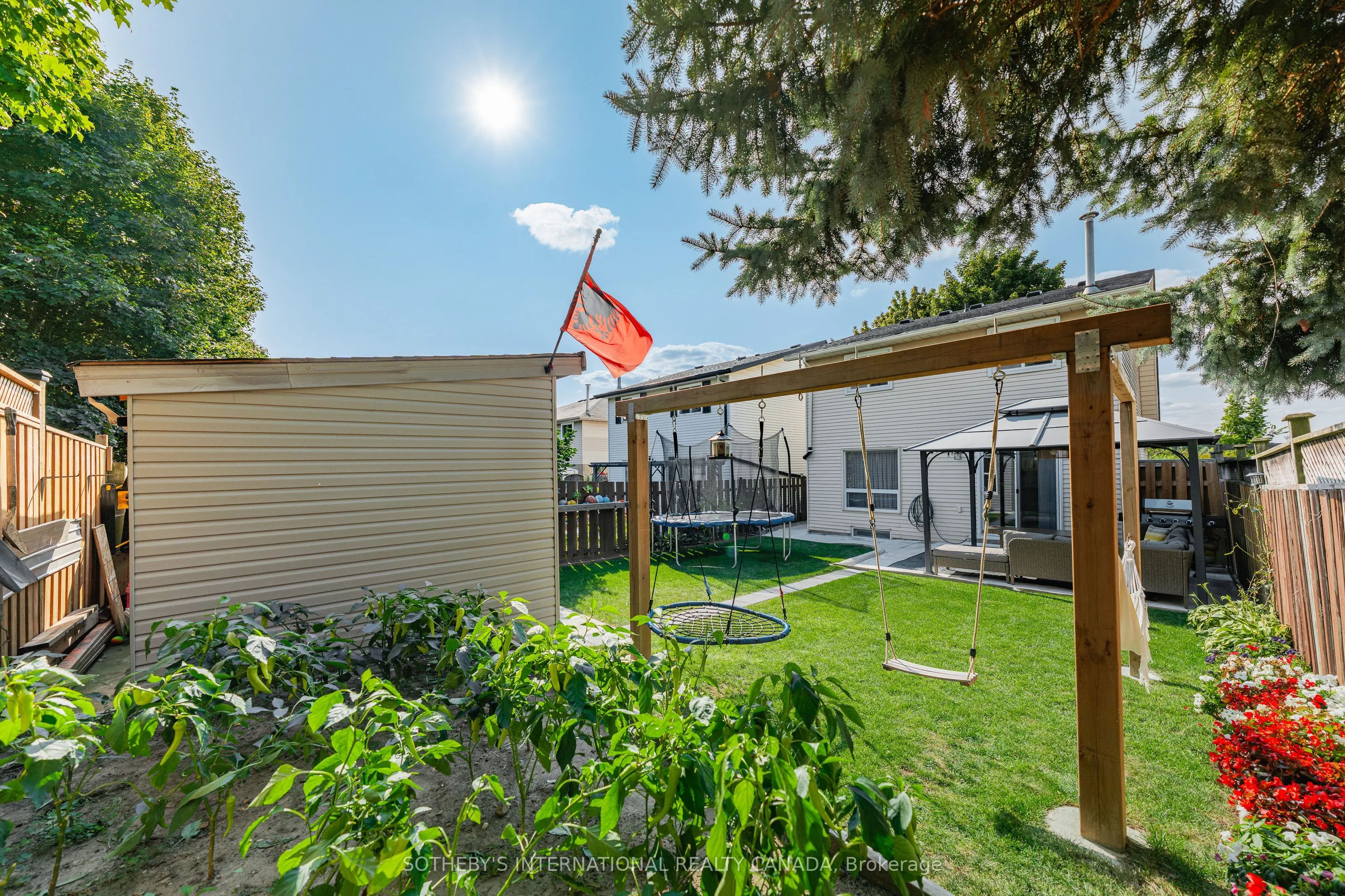 64 Glenbrook Crescent