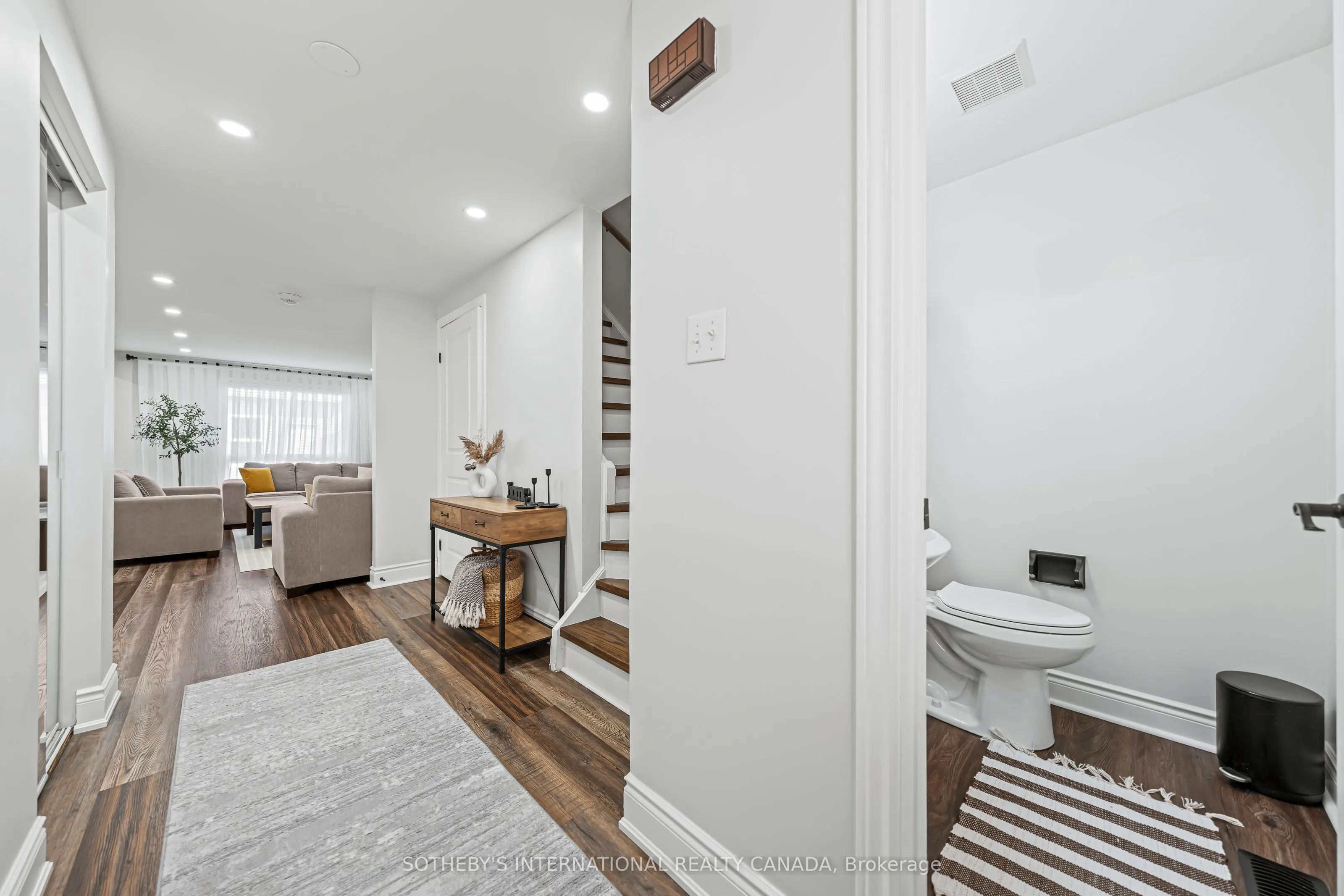 64 Glenbrook Crescent