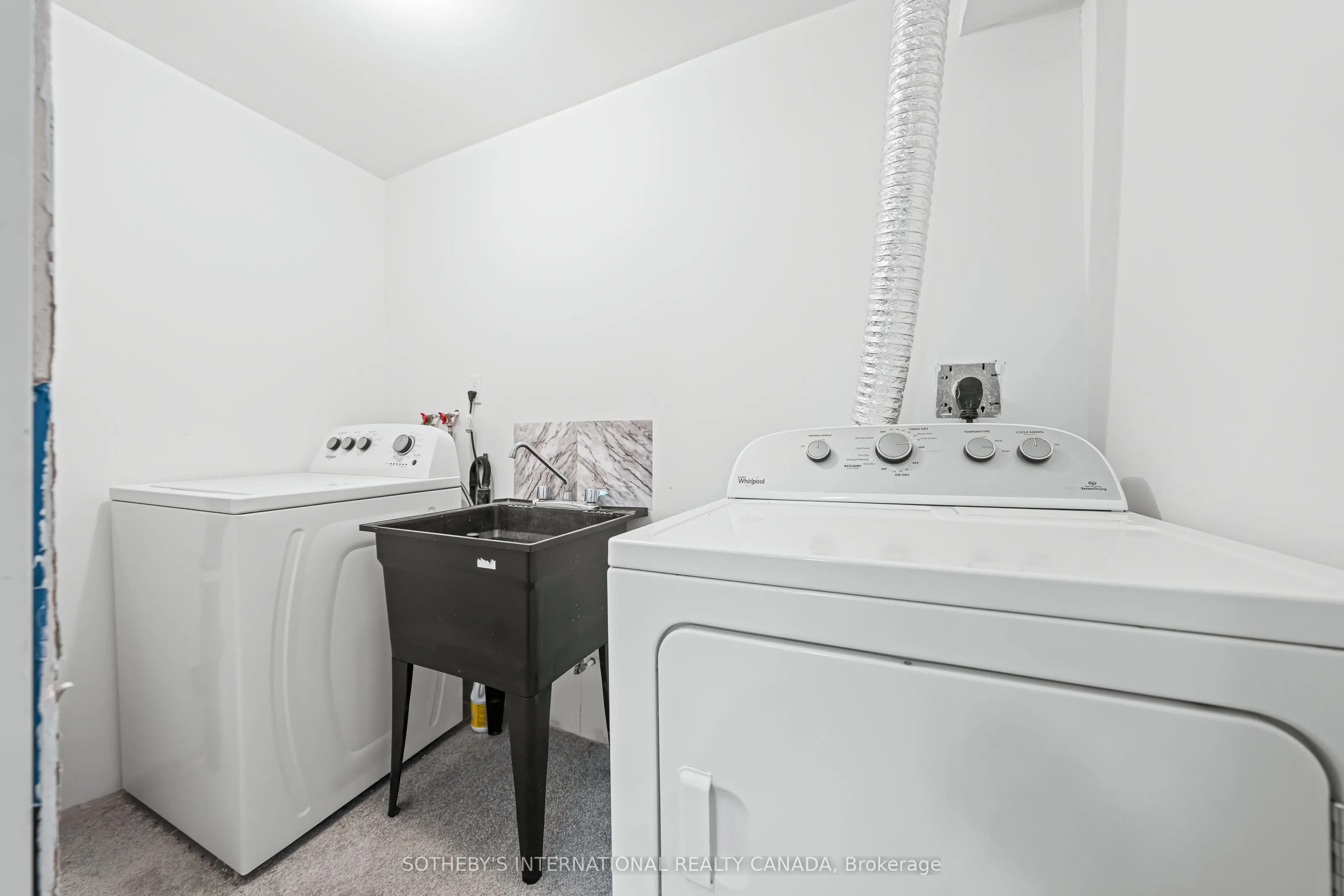 64 Glenbrook Crescent