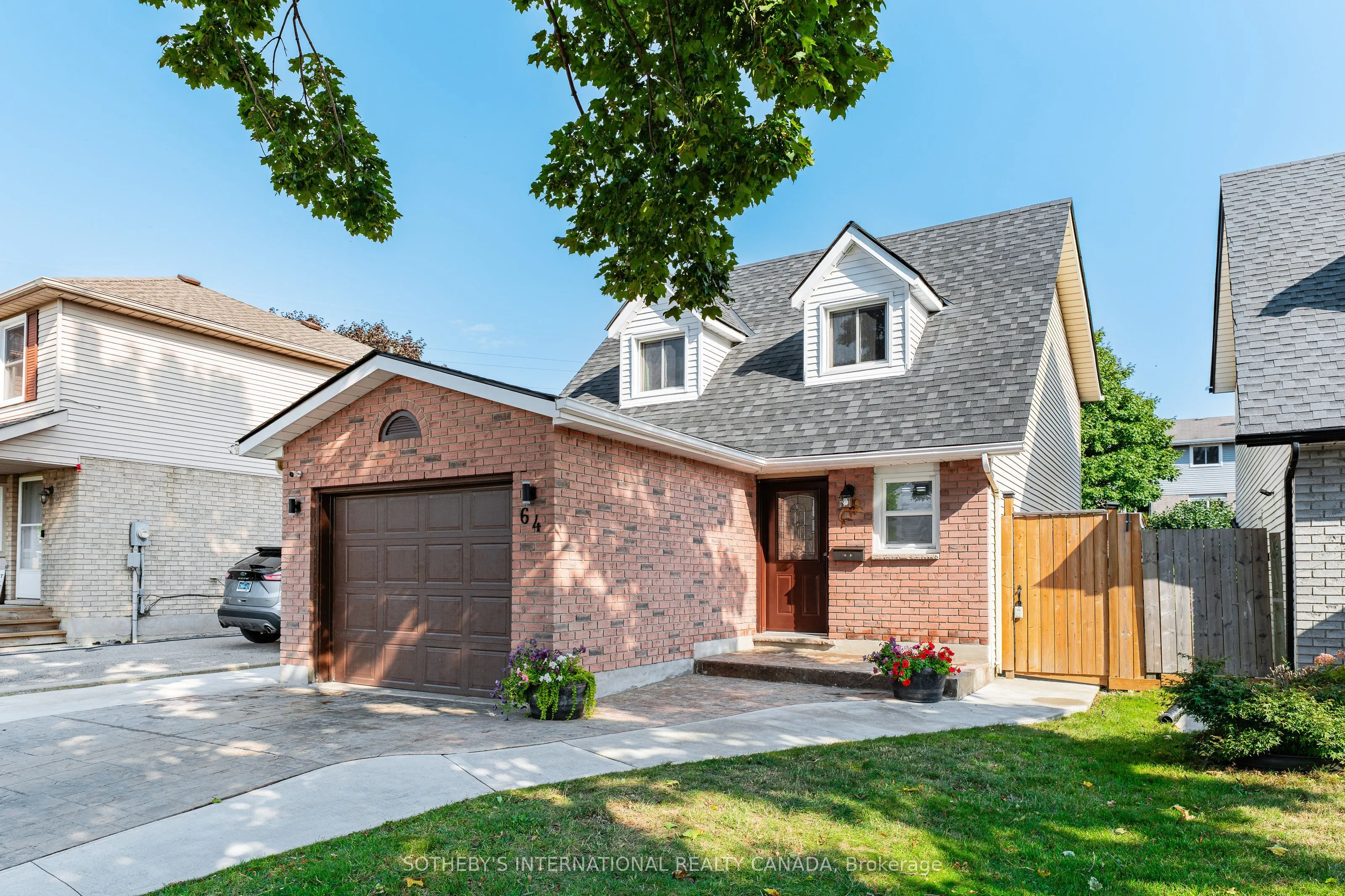 64 Glenbrook Crescent