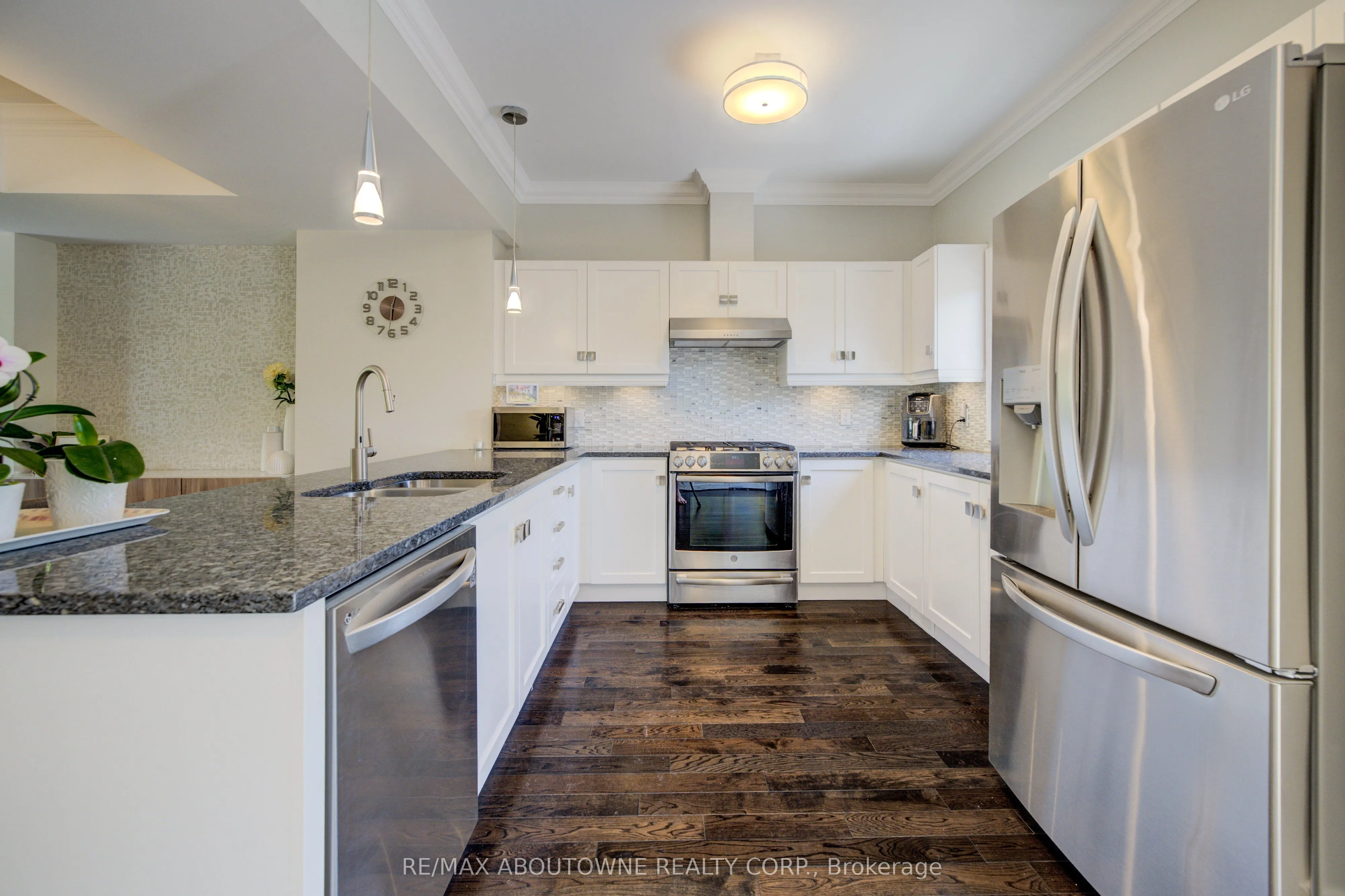 44 Flamboro Street, #7