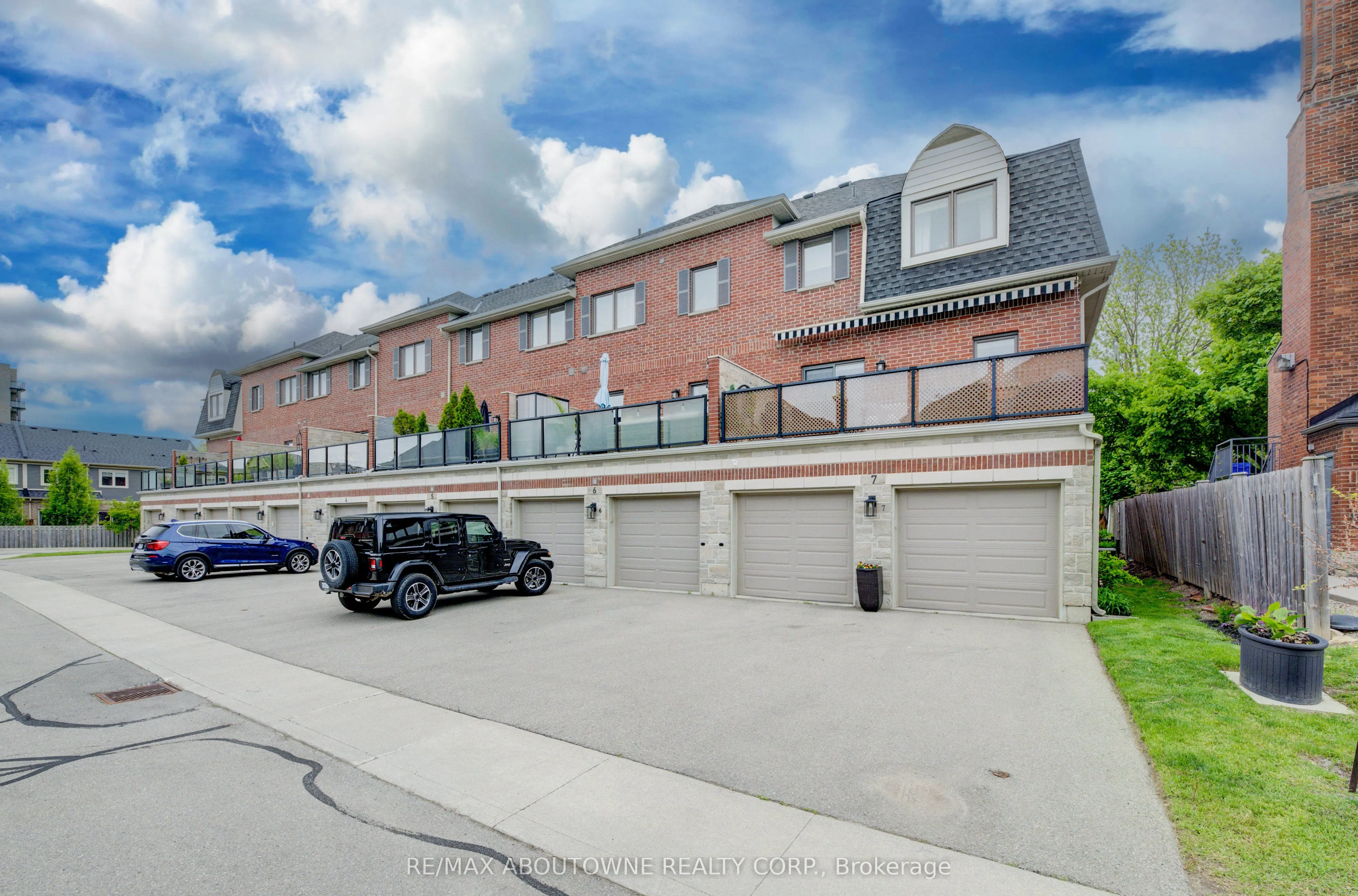 44 Flamboro Street, #7