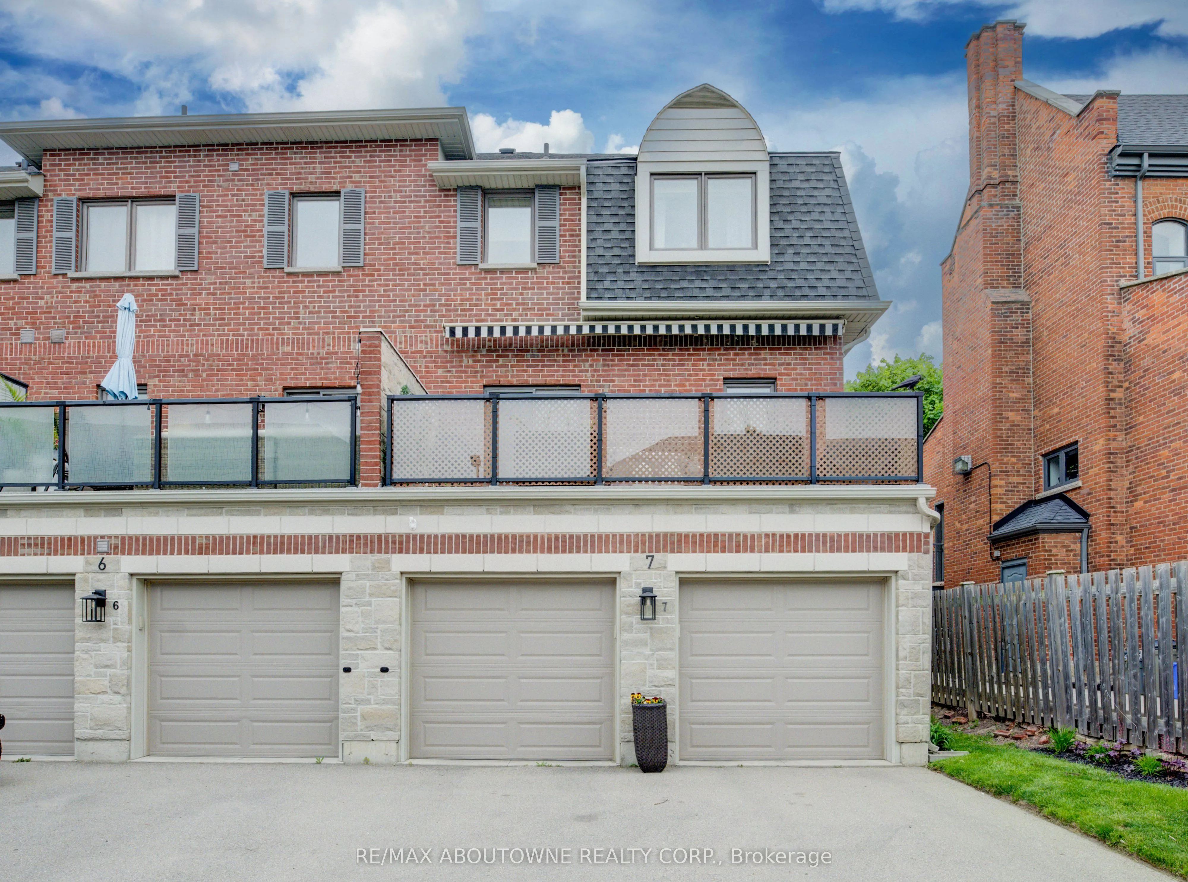 44 Flamboro Street, #7