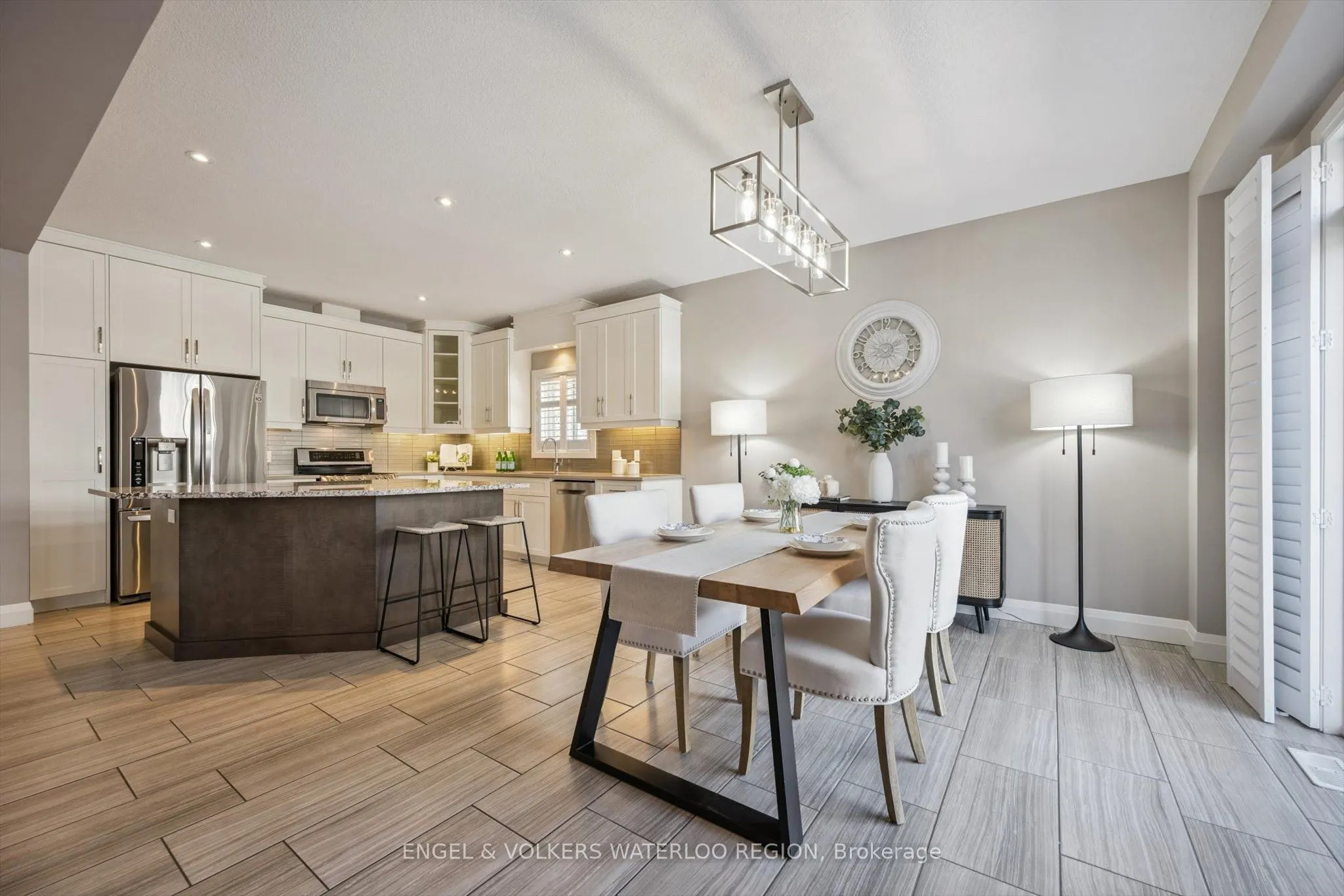 552 Wasaga Crescent