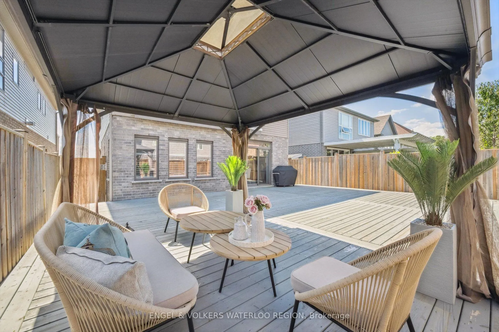 552 Wasaga Crescent