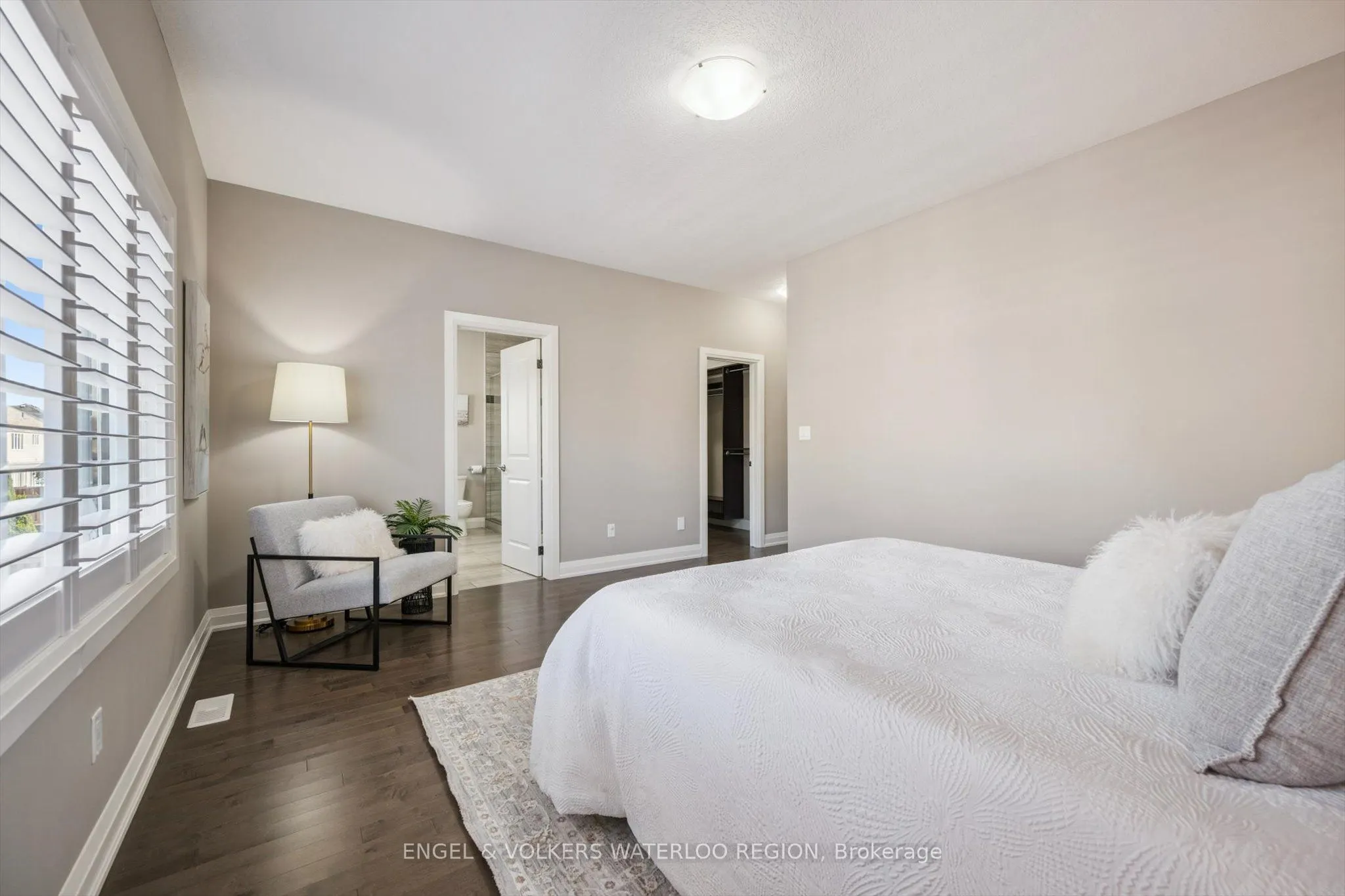 552 Wasaga Crescent