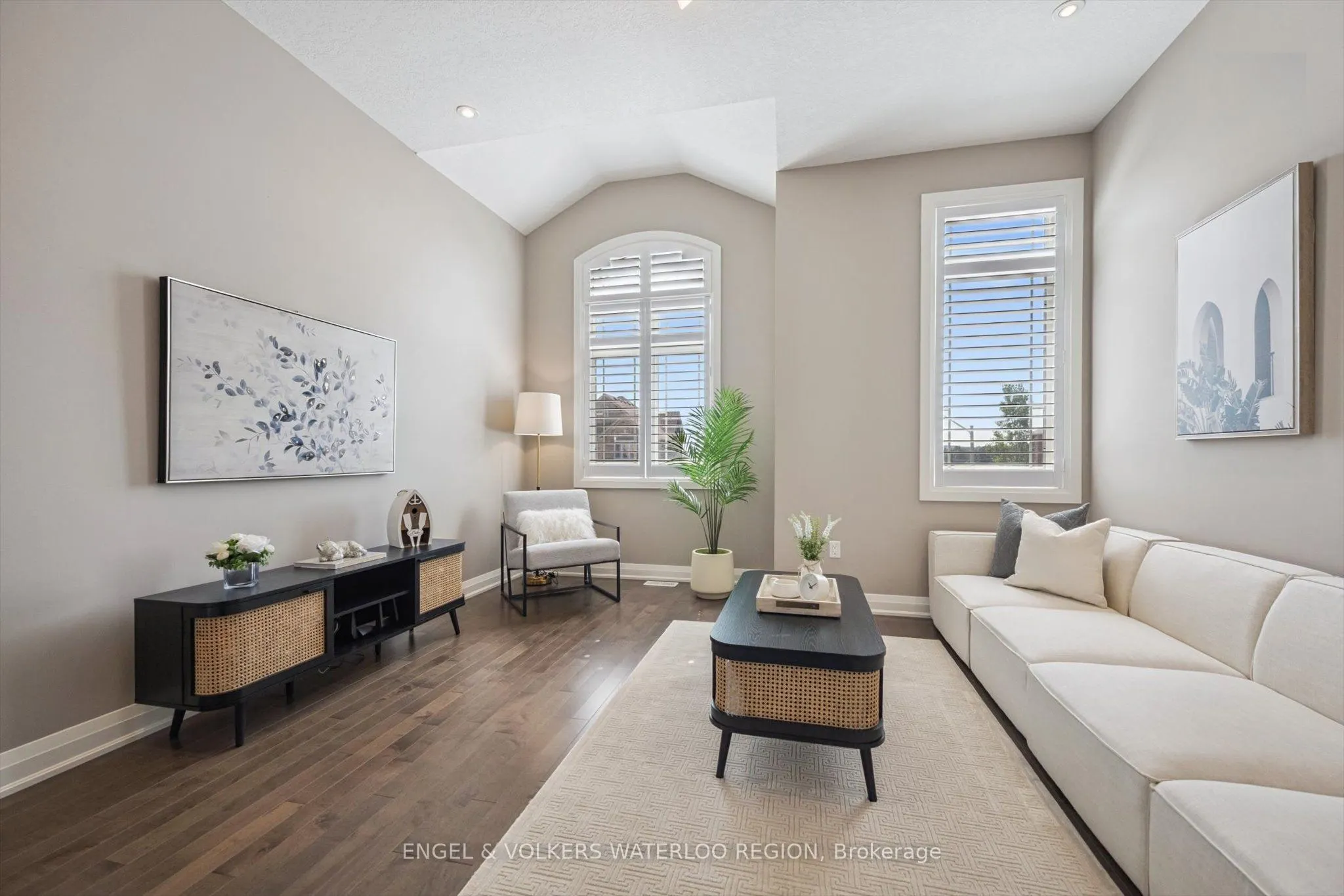 552 Wasaga Crescent