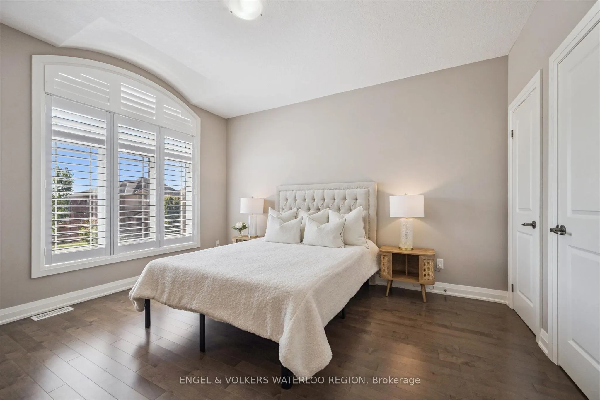 552 Wasaga Crescent