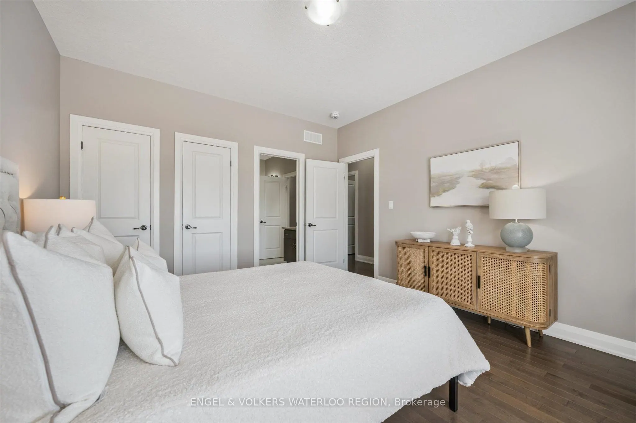 552 Wasaga Crescent