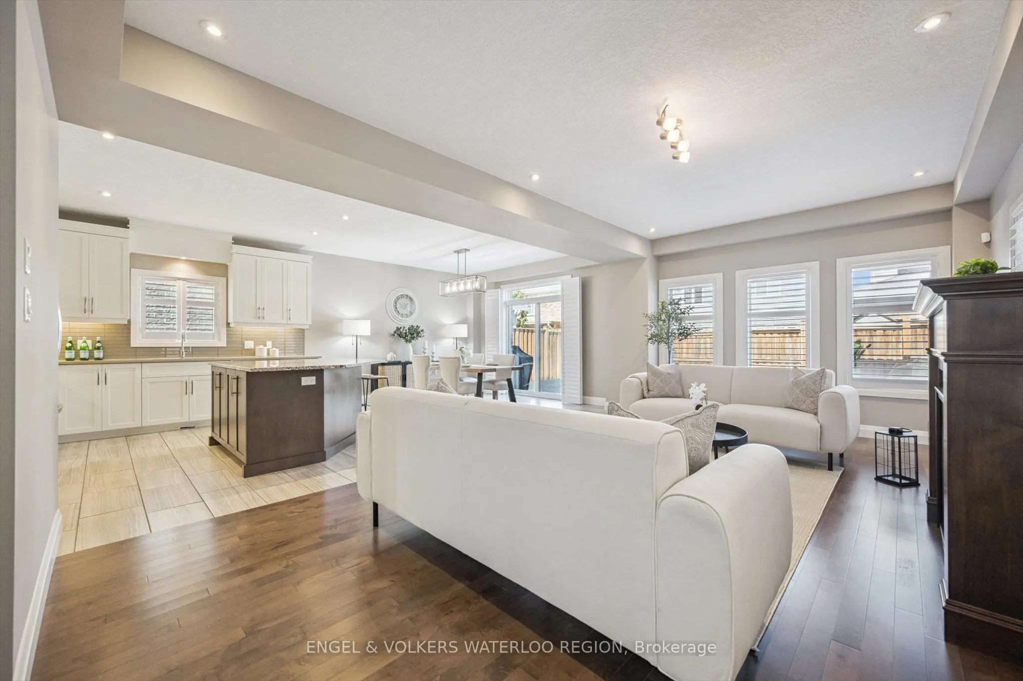 552 Wasaga Crescent