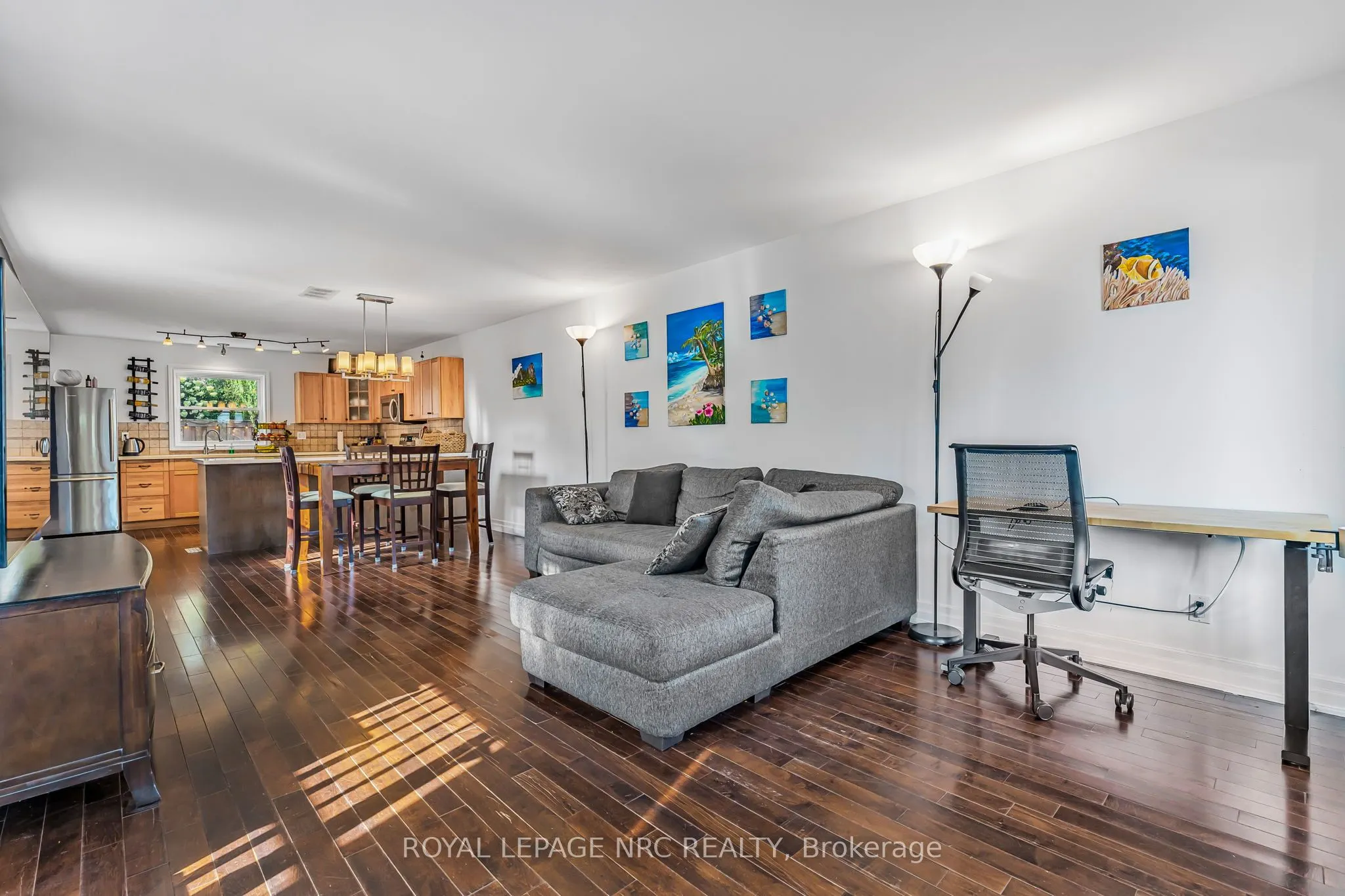12 Lincoln Road E