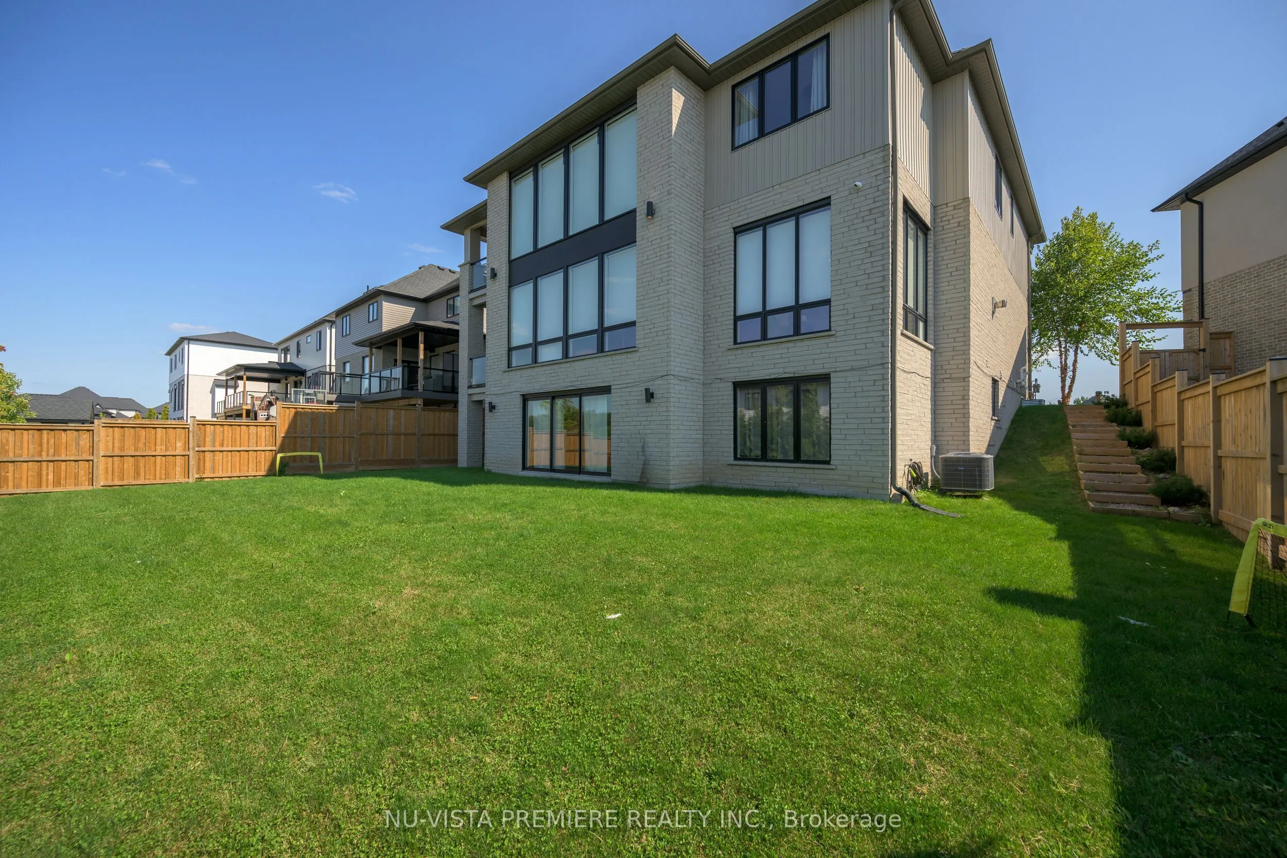 7501 Silver Creek Crescent