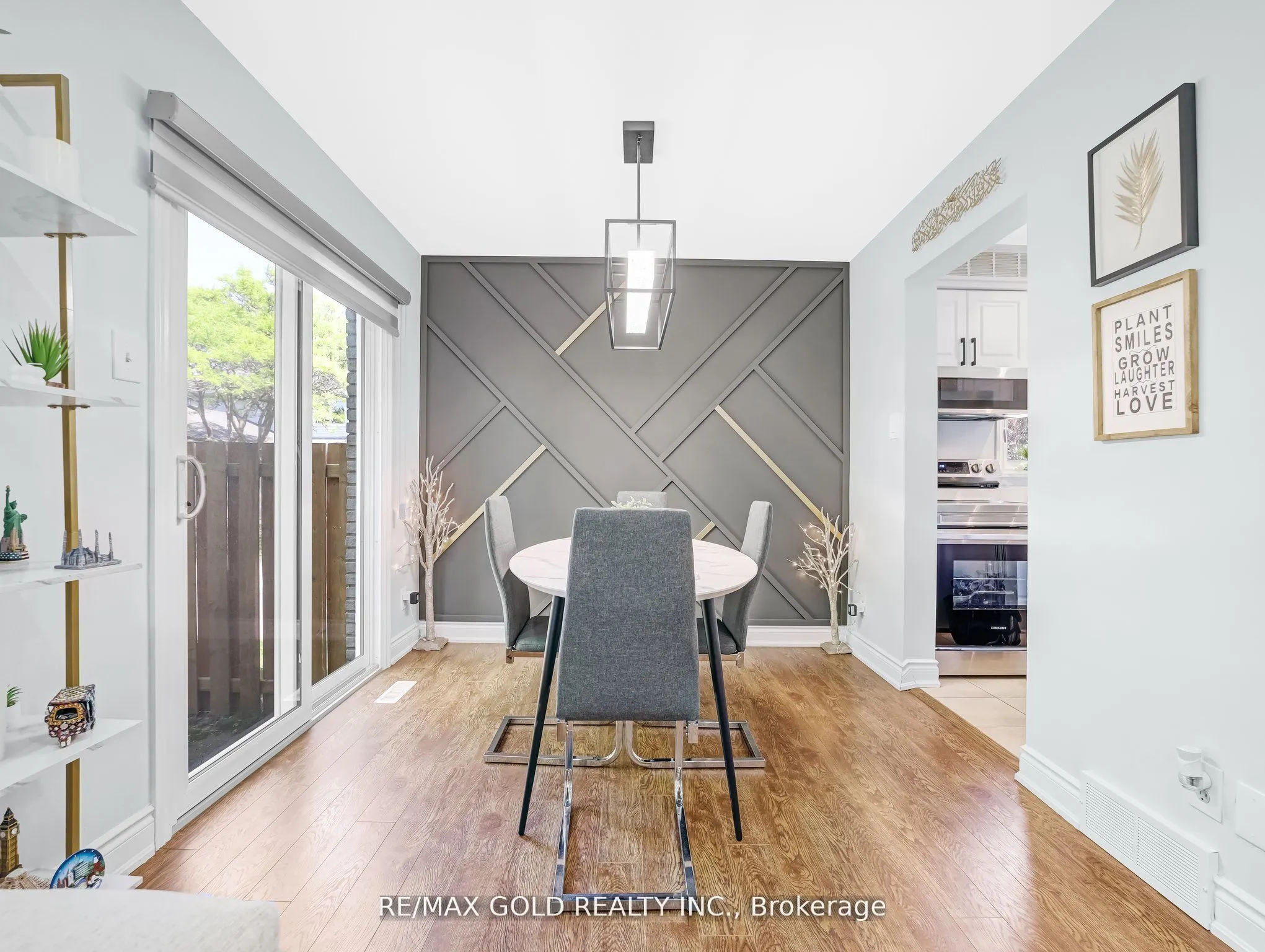 405 Kingscourt Drive, #6