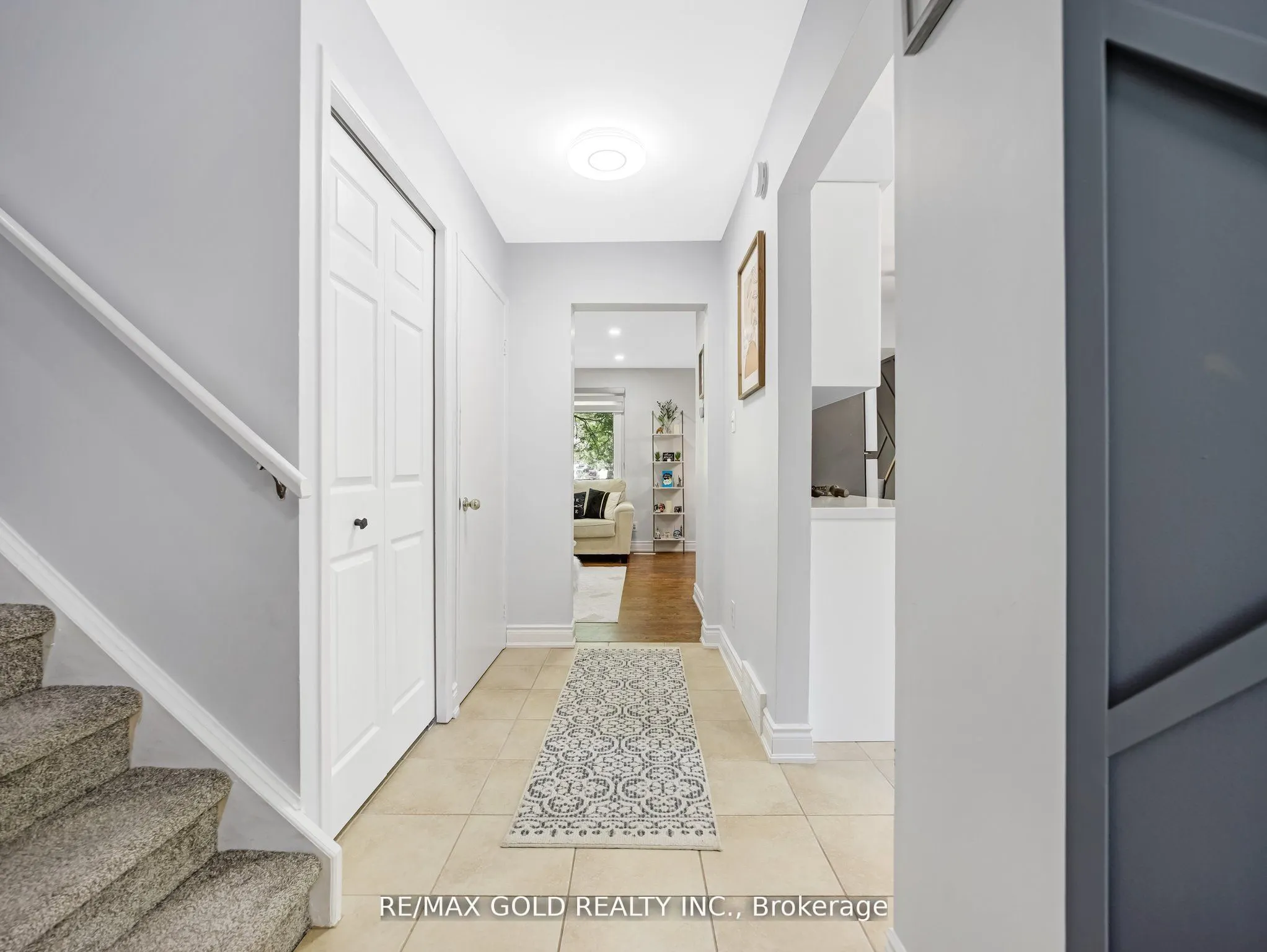 405 Kingscourt Drive, #6