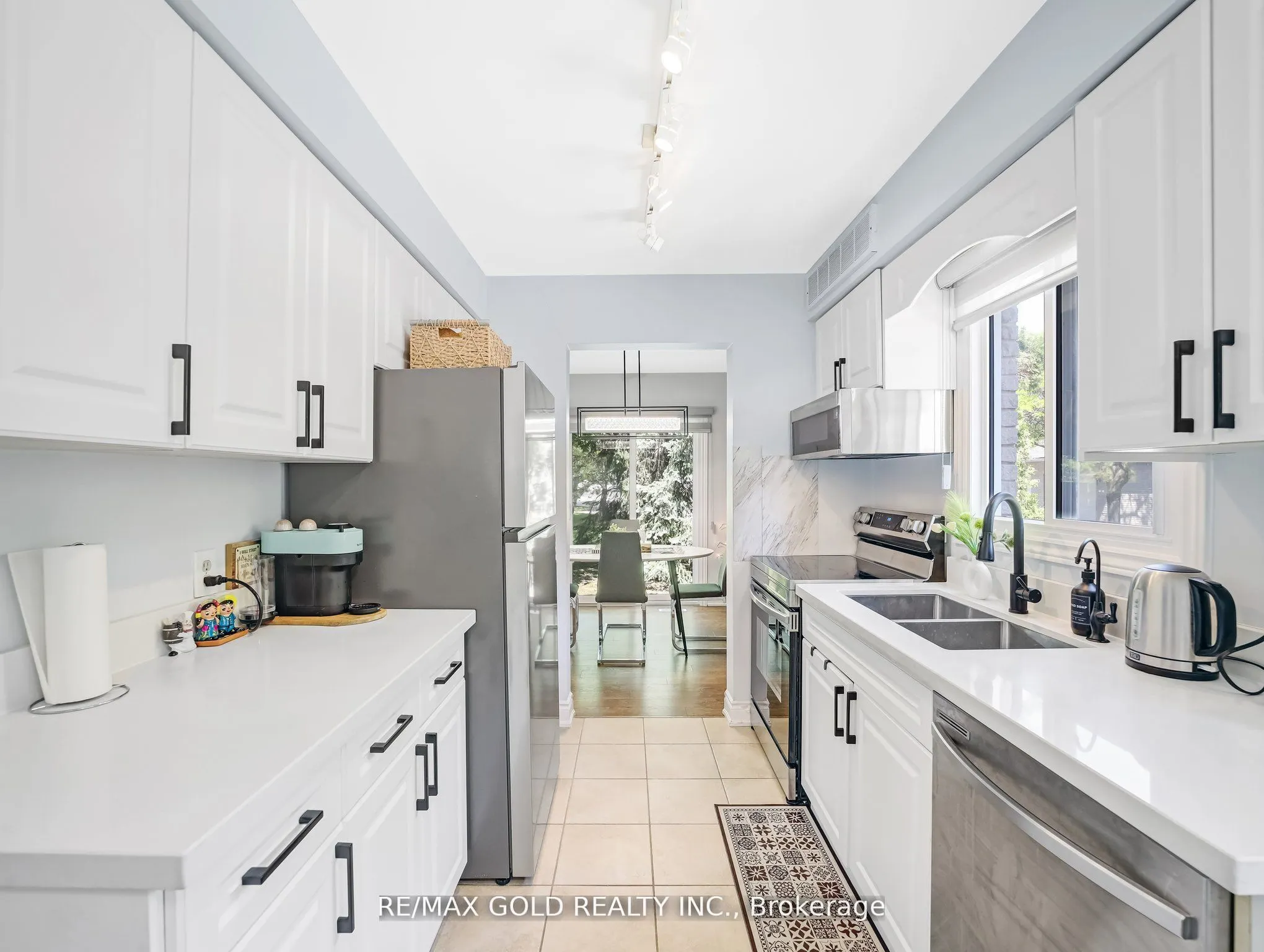 405 Kingscourt Drive, #6