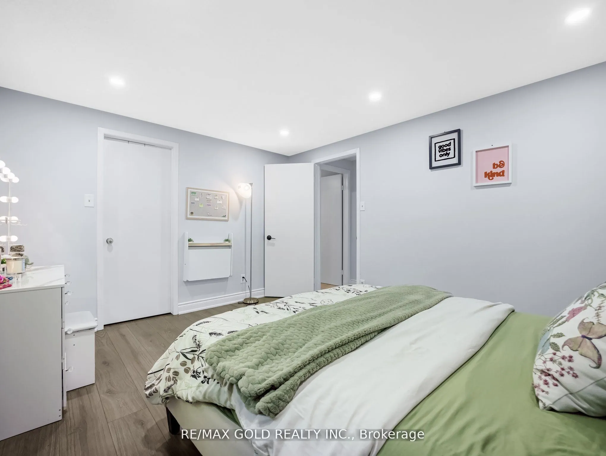 405 Kingscourt Drive, #6