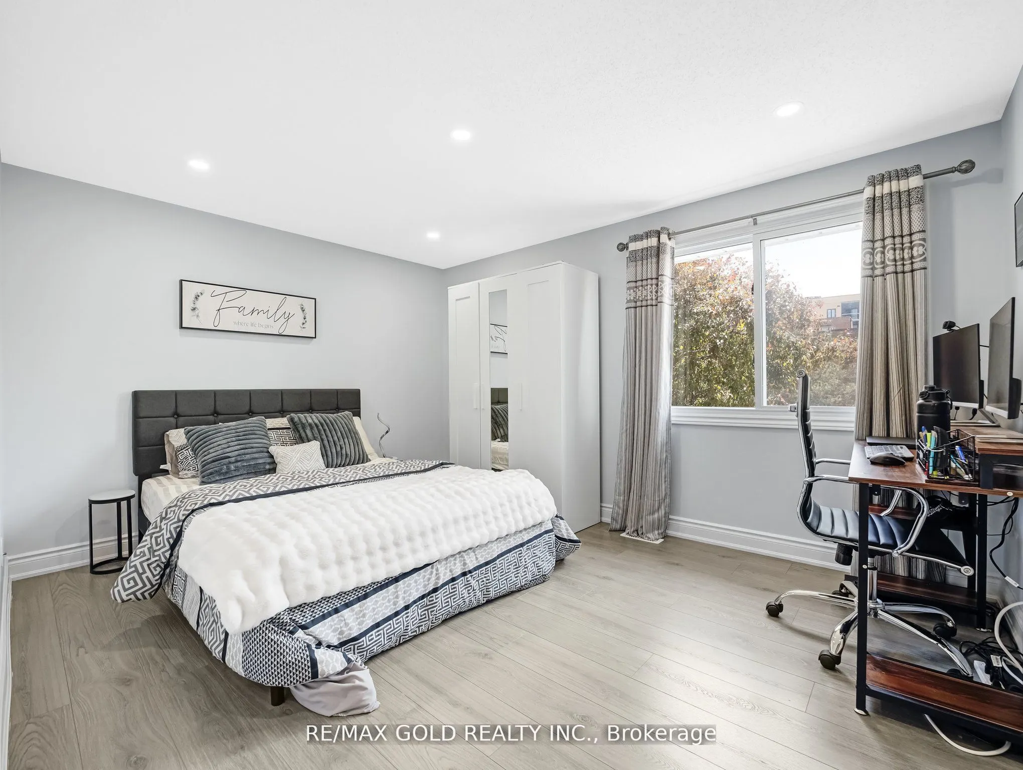 405 Kingscourt Drive, #6
