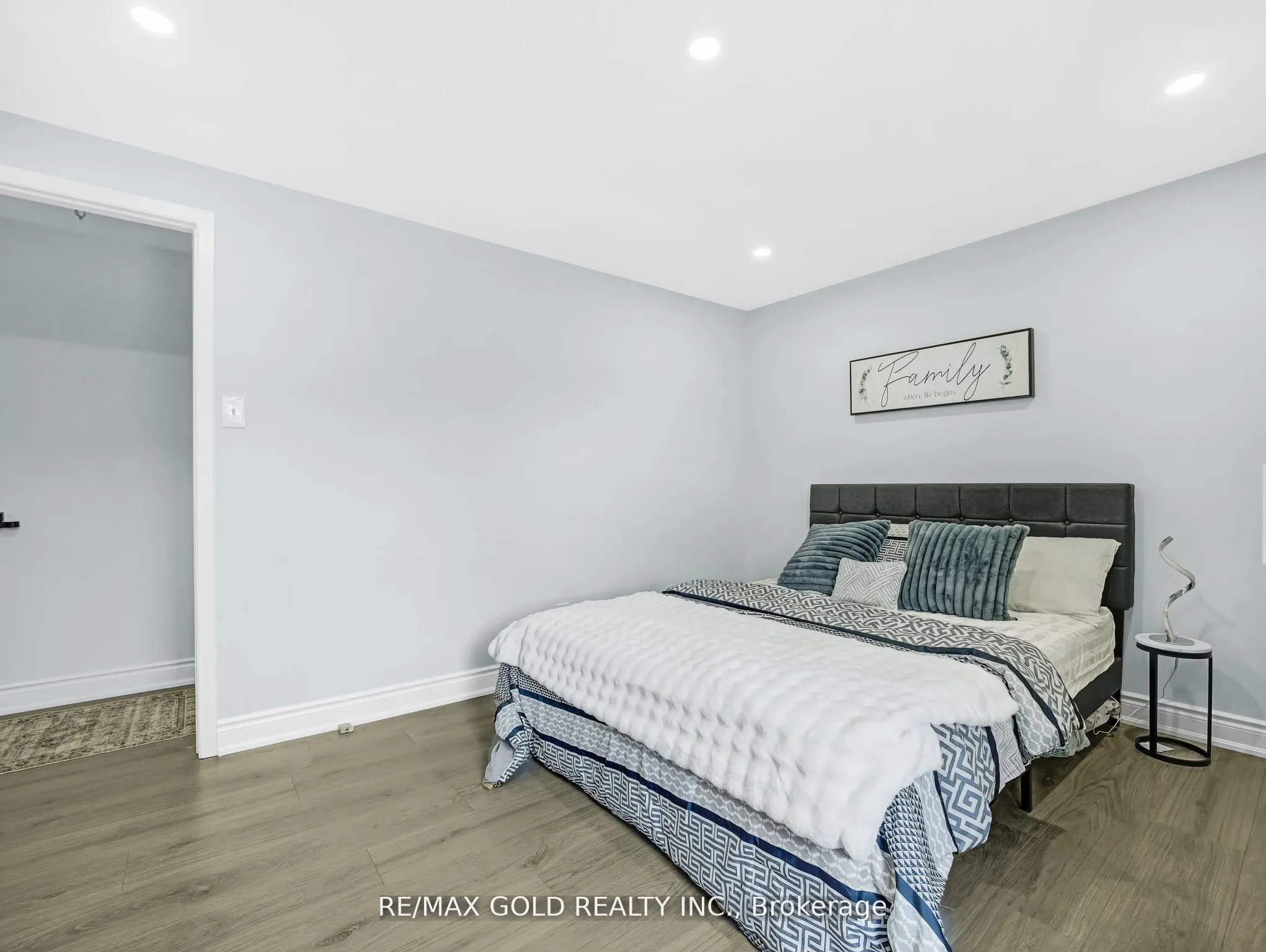405 Kingscourt Drive, #6