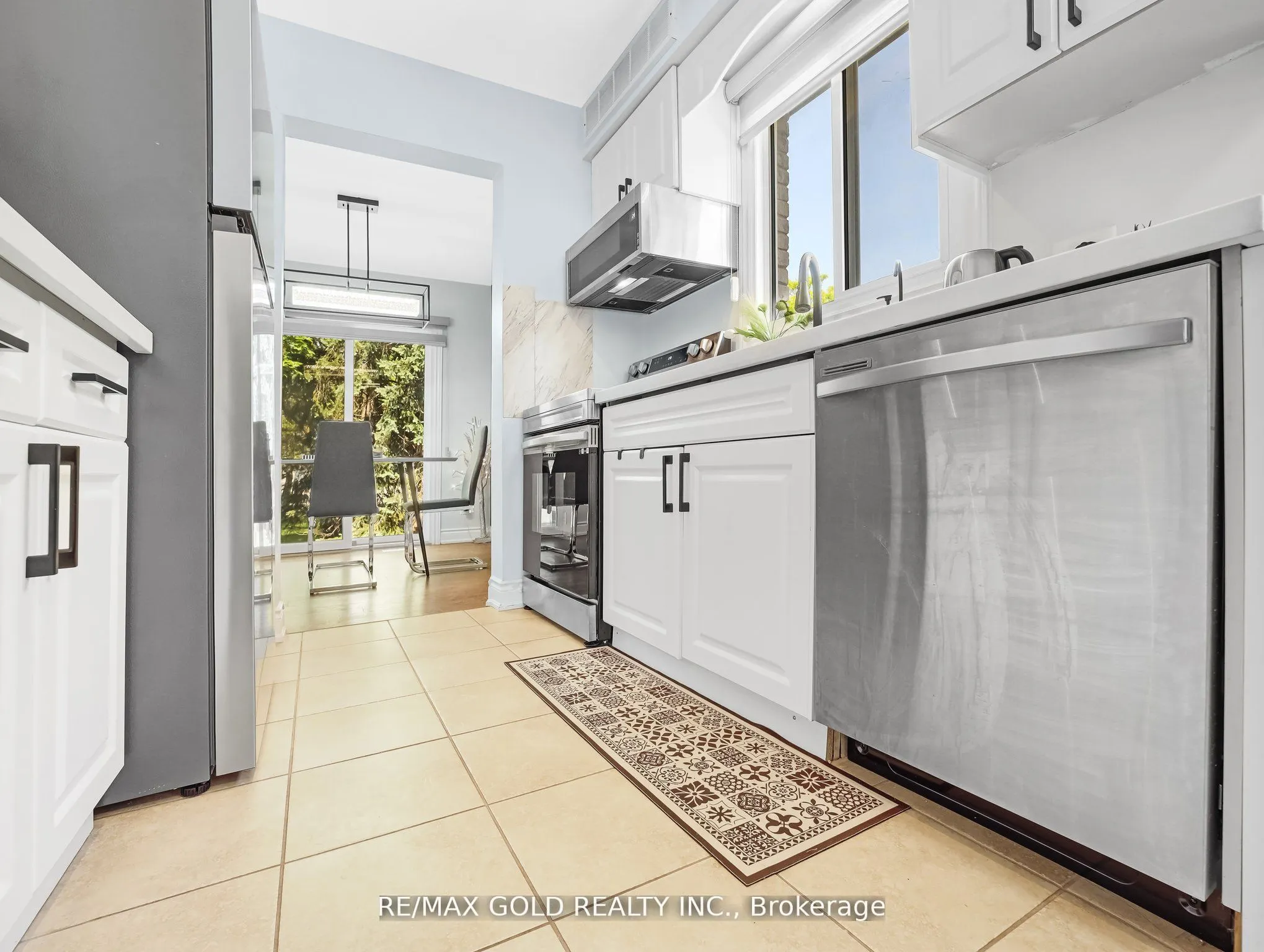 405 Kingscourt Drive, #6