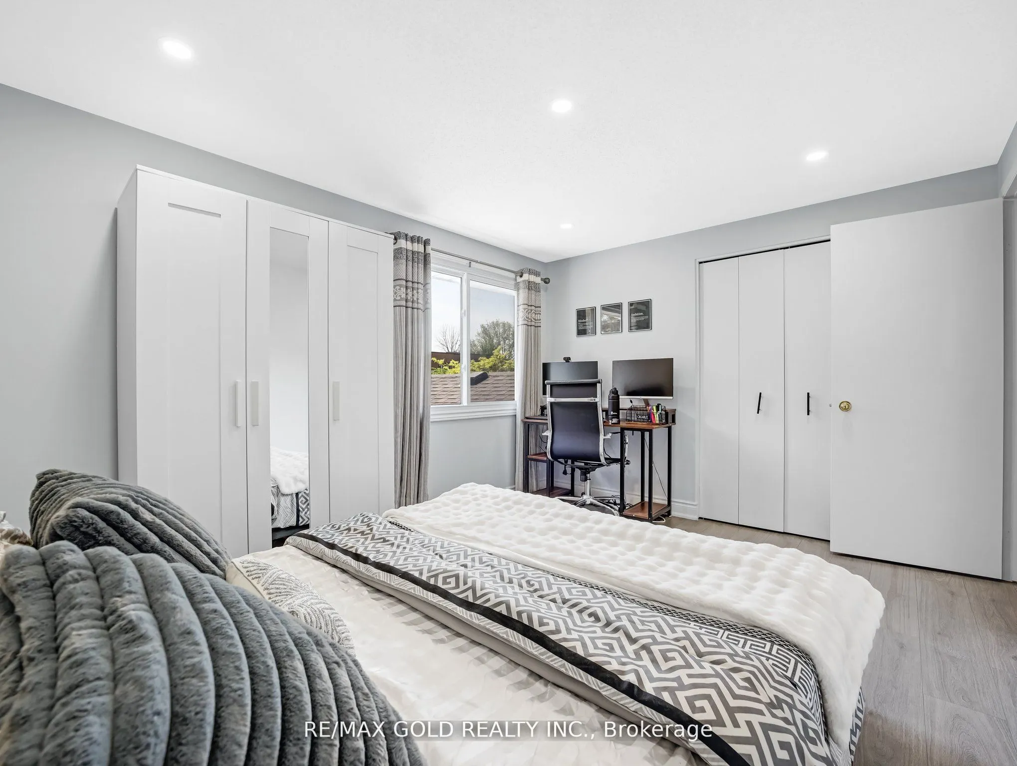 405 Kingscourt Drive, #6