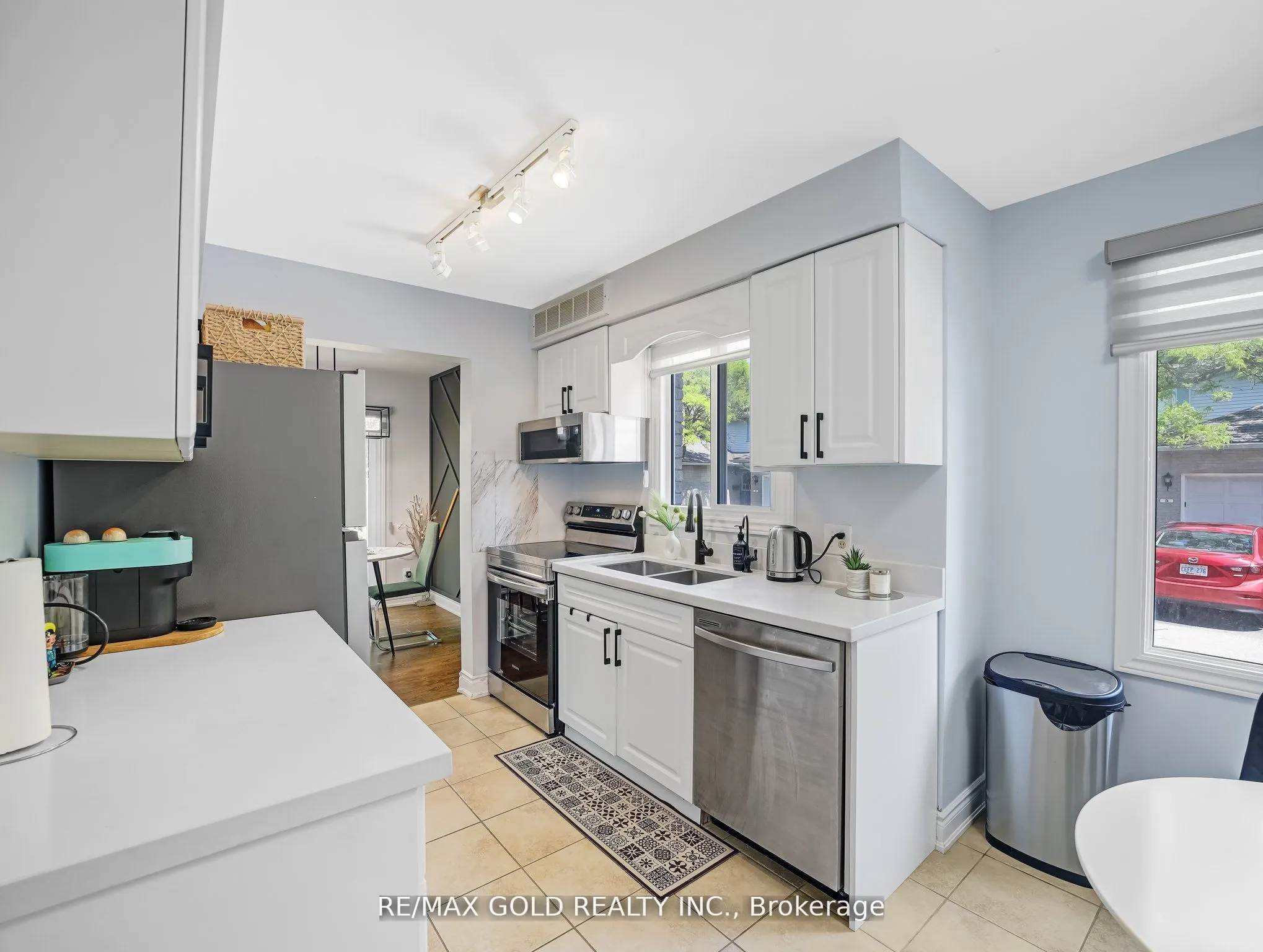 405 Kingscourt Drive, #6