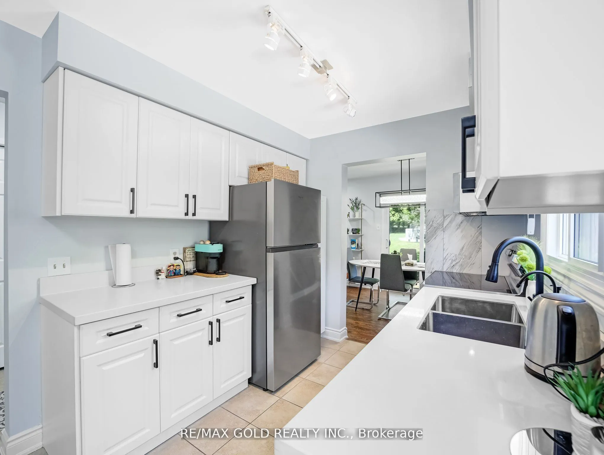 405 Kingscourt Drive, #6