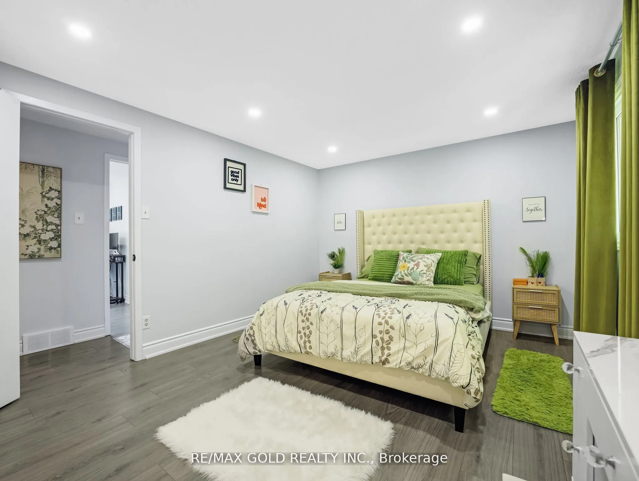 405 Kingscourt Drive, #6