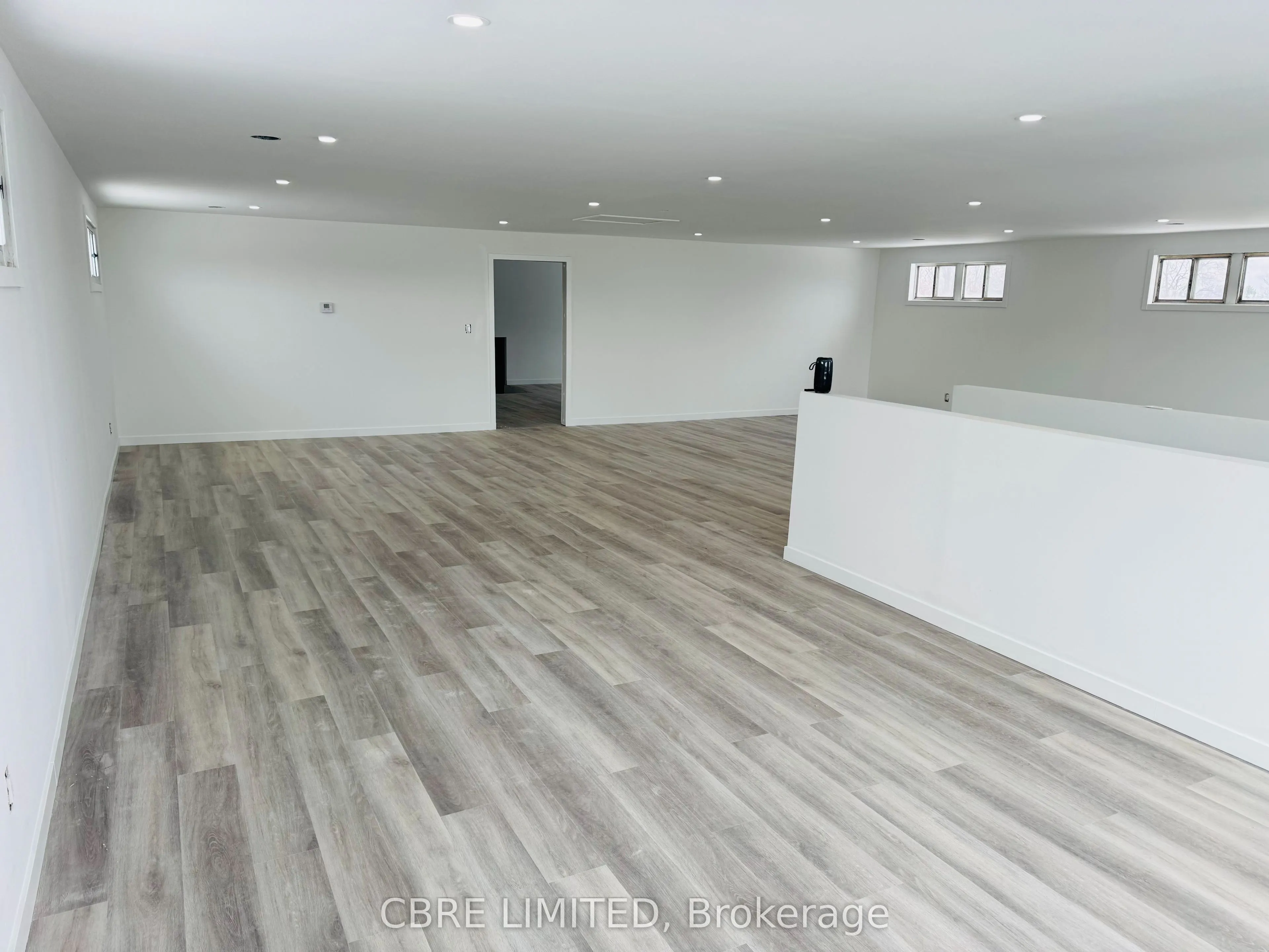 100 Wellington Street W