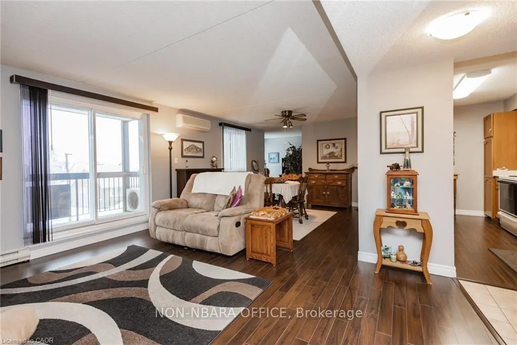 935 Stockdale Road, #305