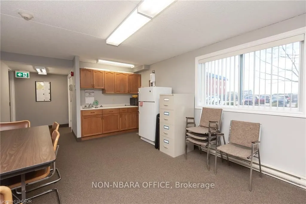 935 Stockdale Road, #305