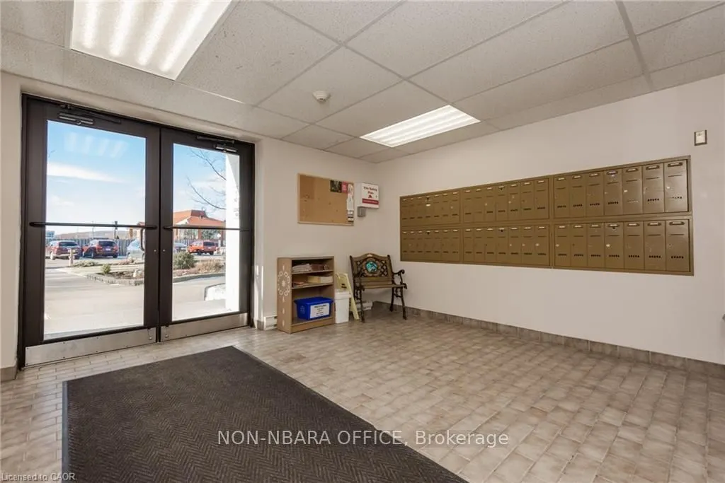 935 Stockdale Road, #305