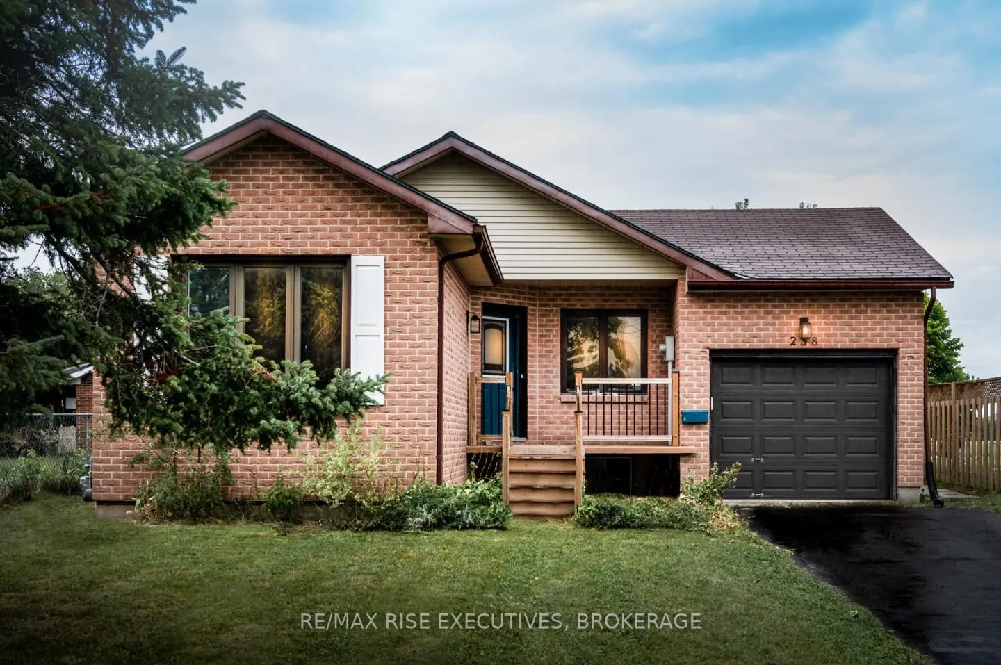 258 KINGSCOURT Avenue, #2