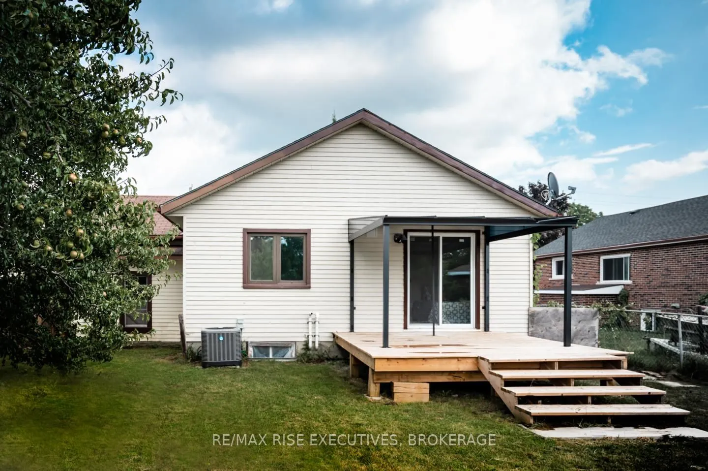 258 KINGSCOURT Avenue, #2