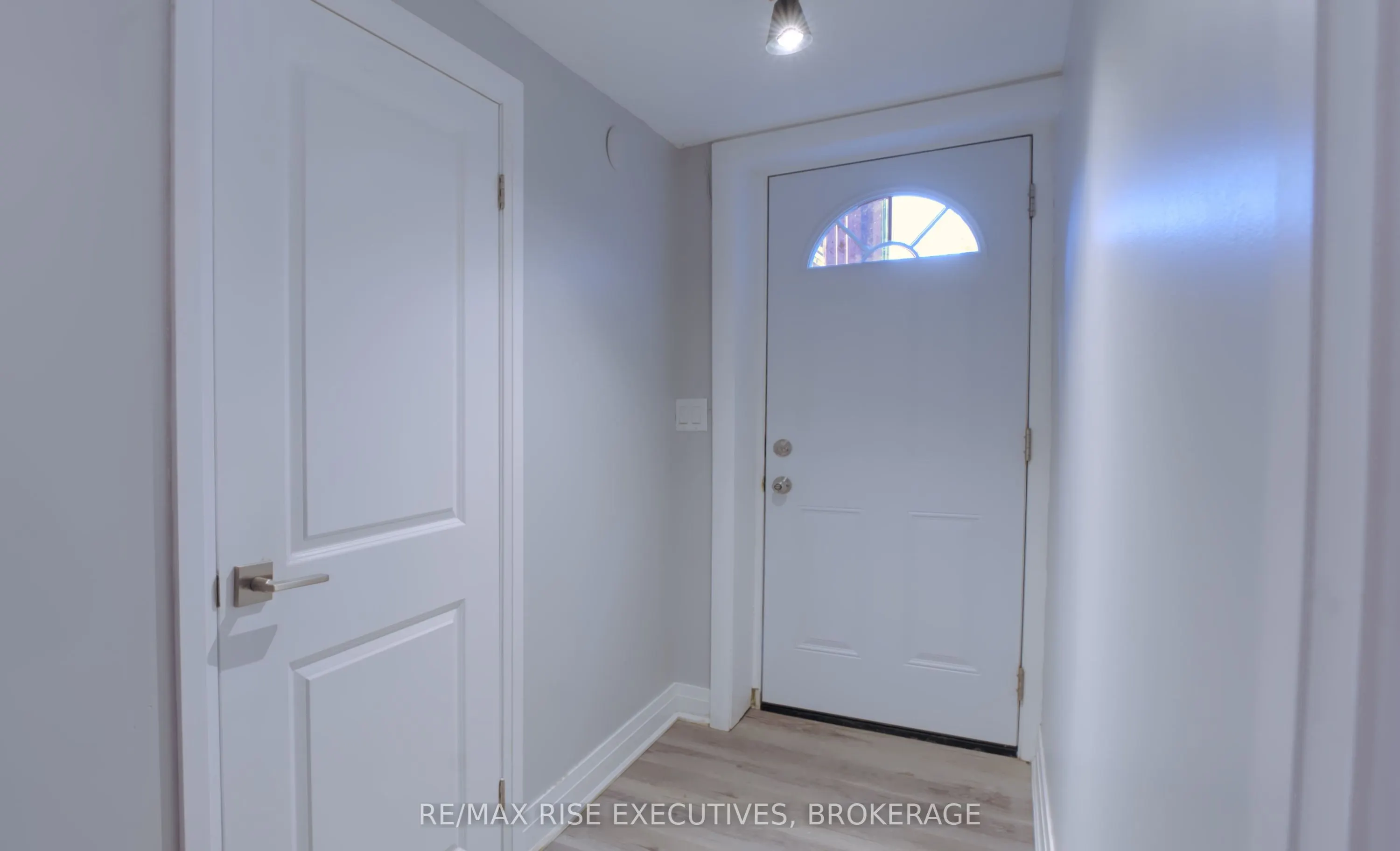258 KINGSCOURT Avenue, #2