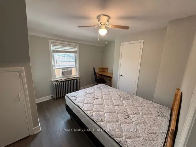 12 West Street S