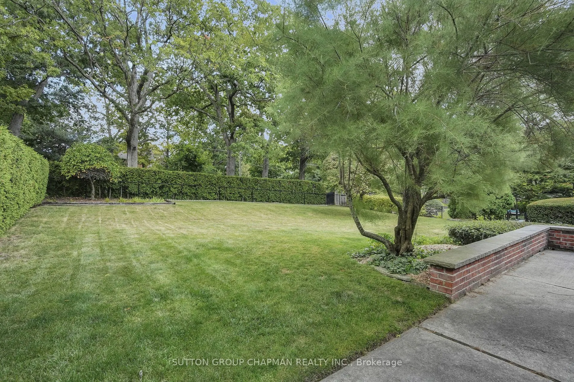 61 Hampton Crescent