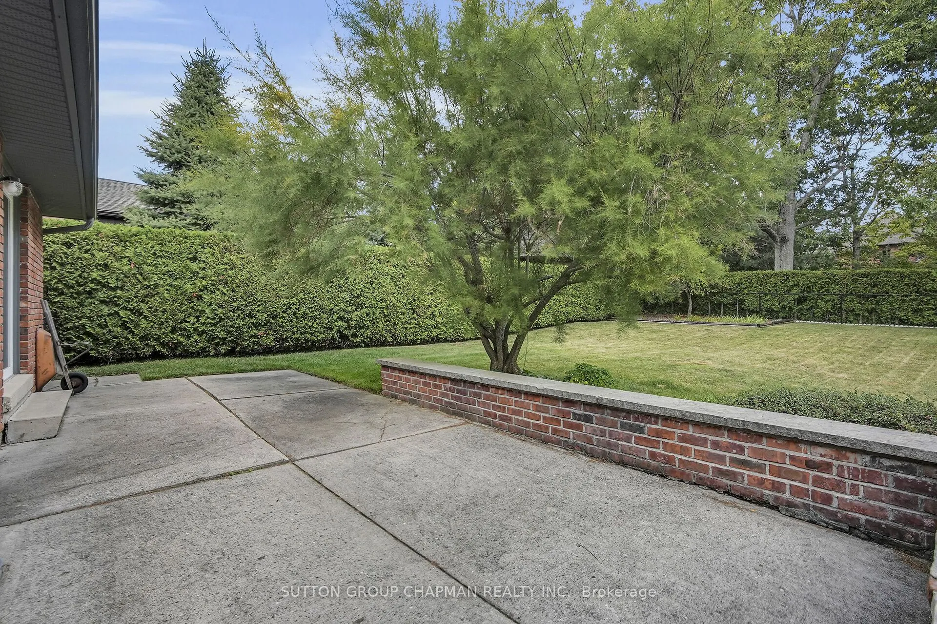 61 Hampton Crescent