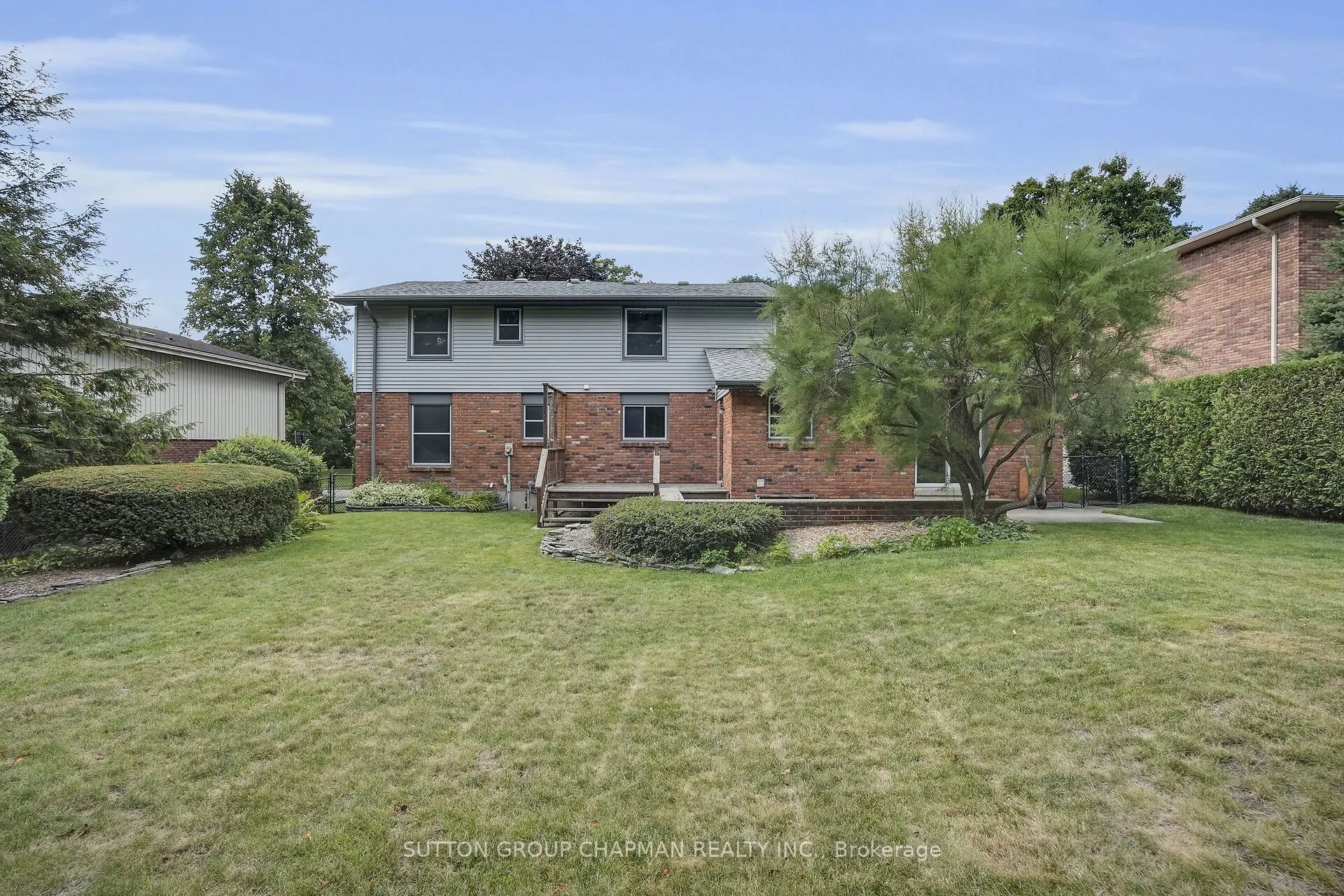 61 Hampton Crescent