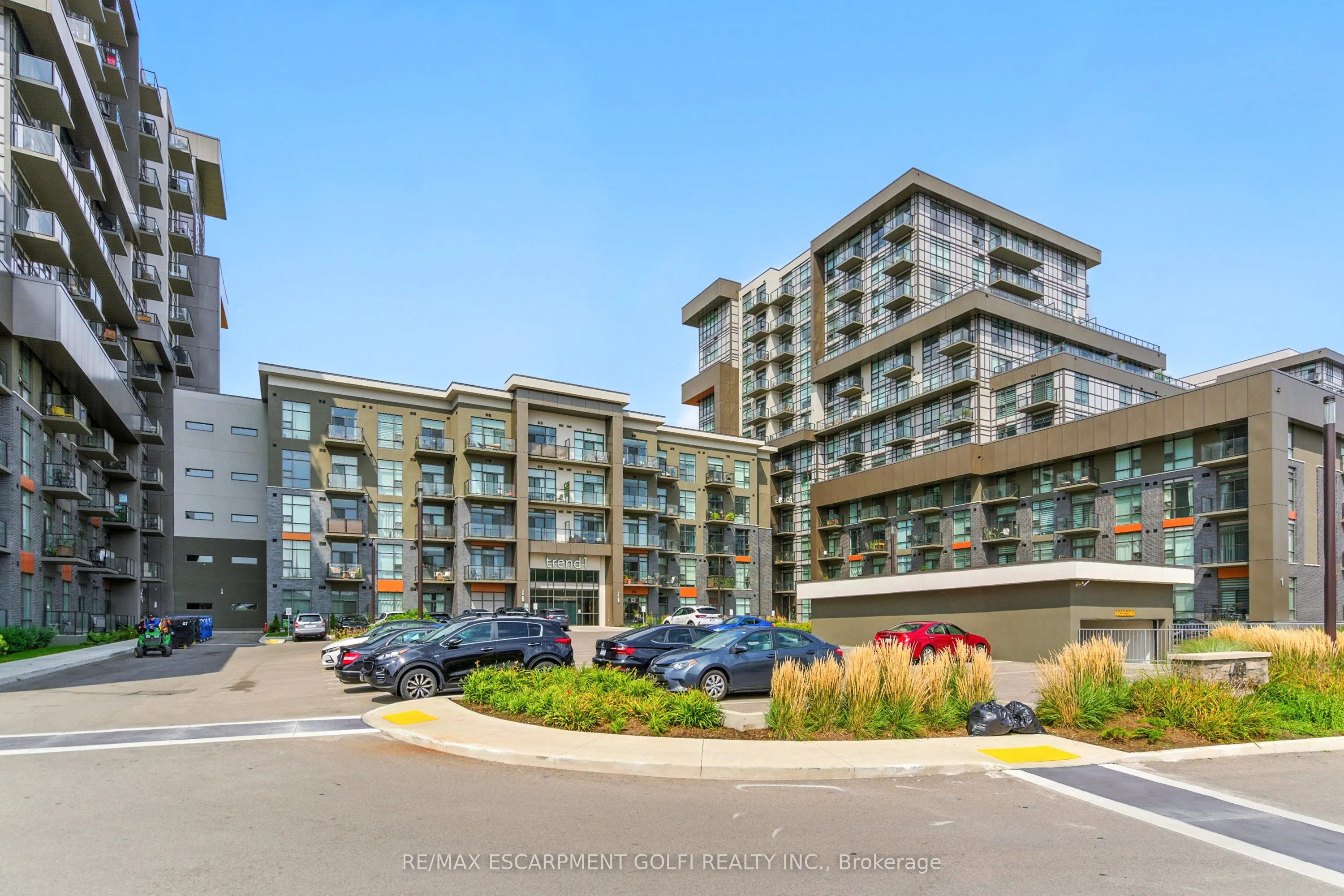 450 Dundas Street E, #902