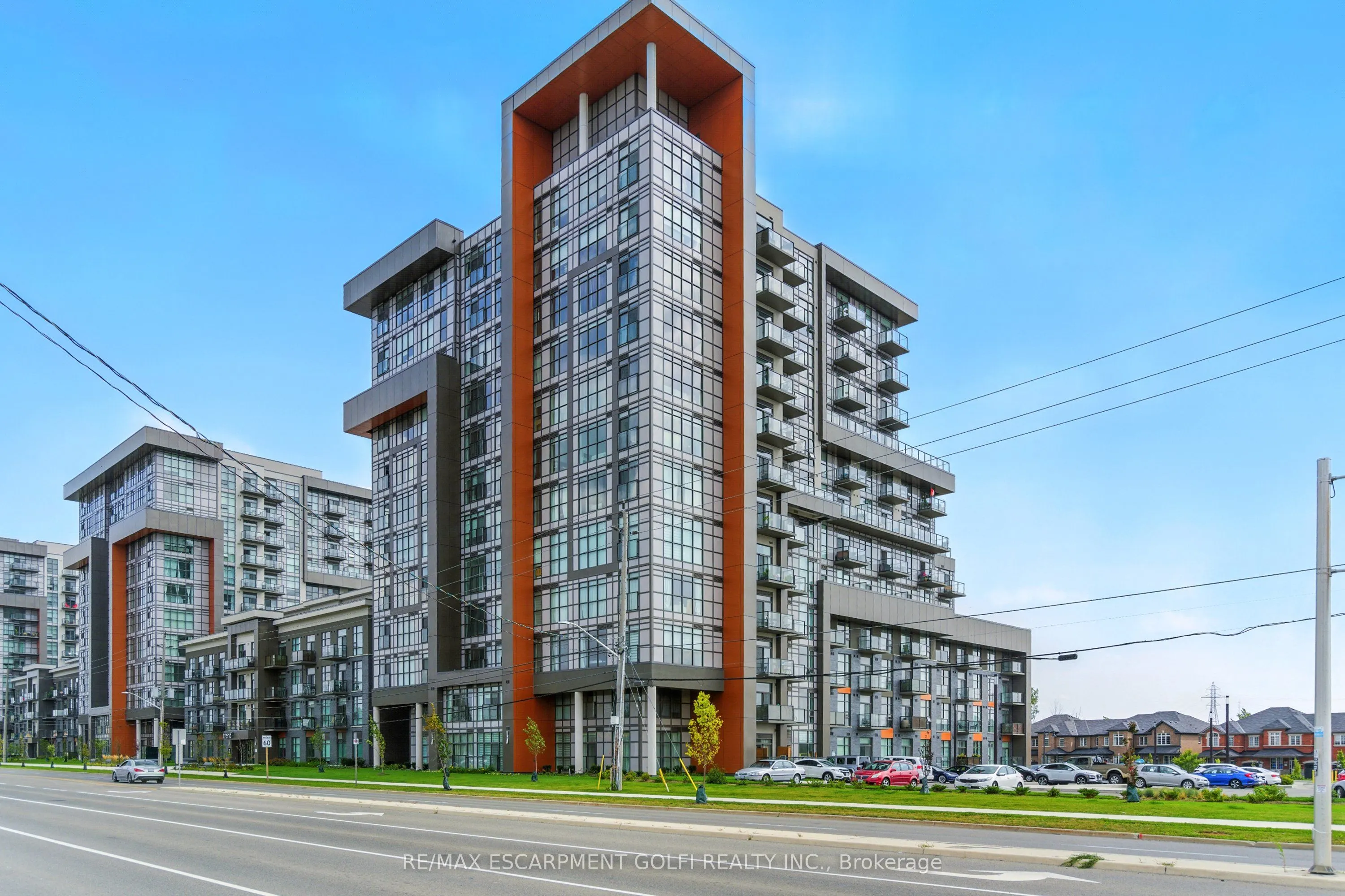 450 Dundas Street E, #902