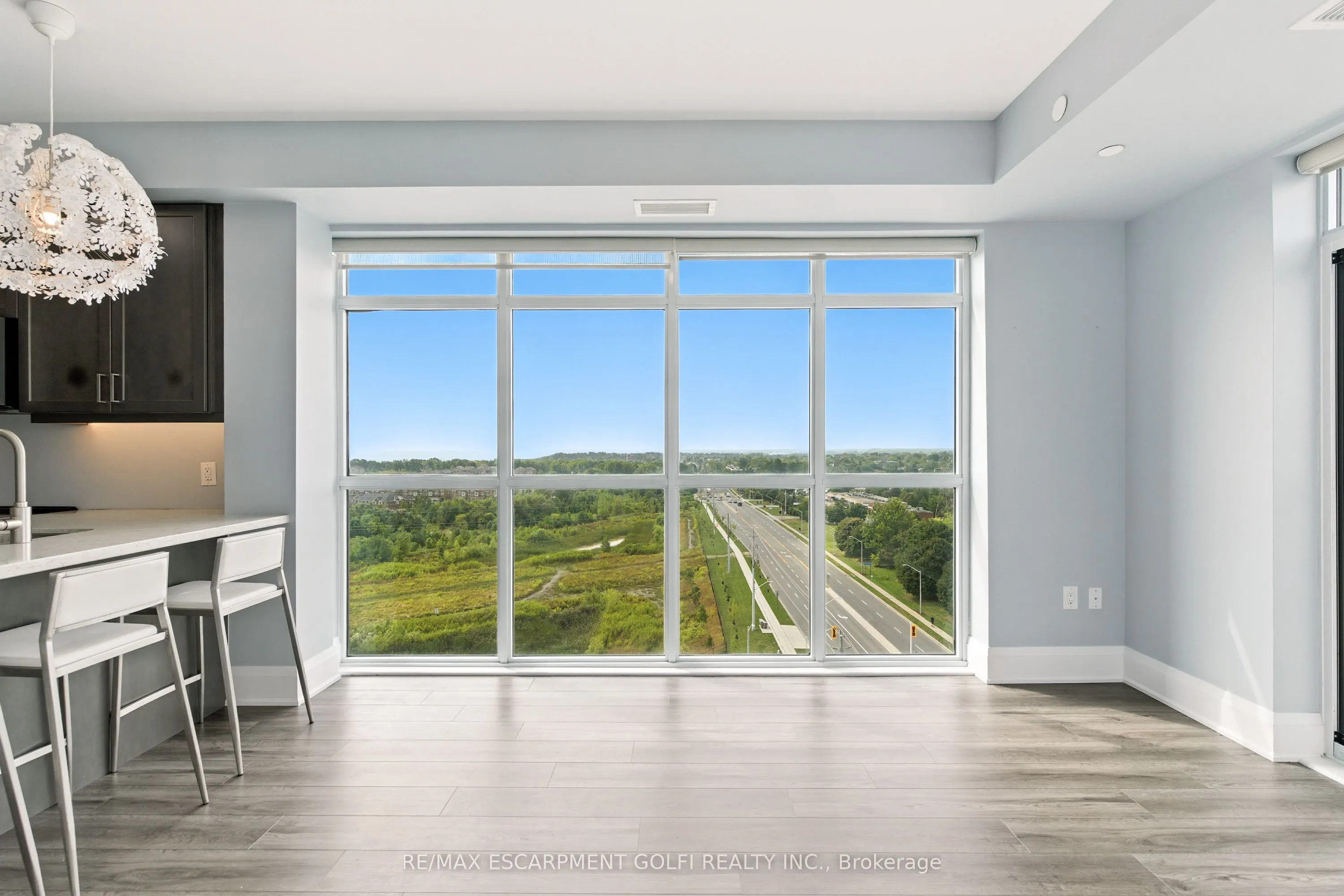 450 Dundas Street E, #902