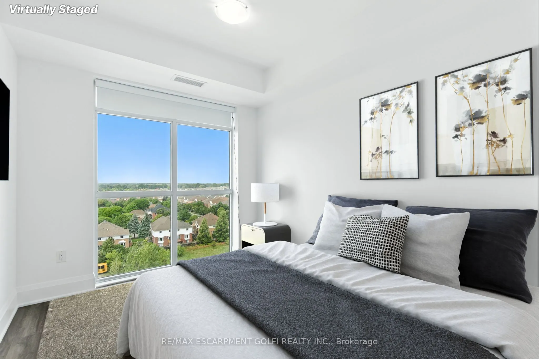 450 Dundas Street E, #902