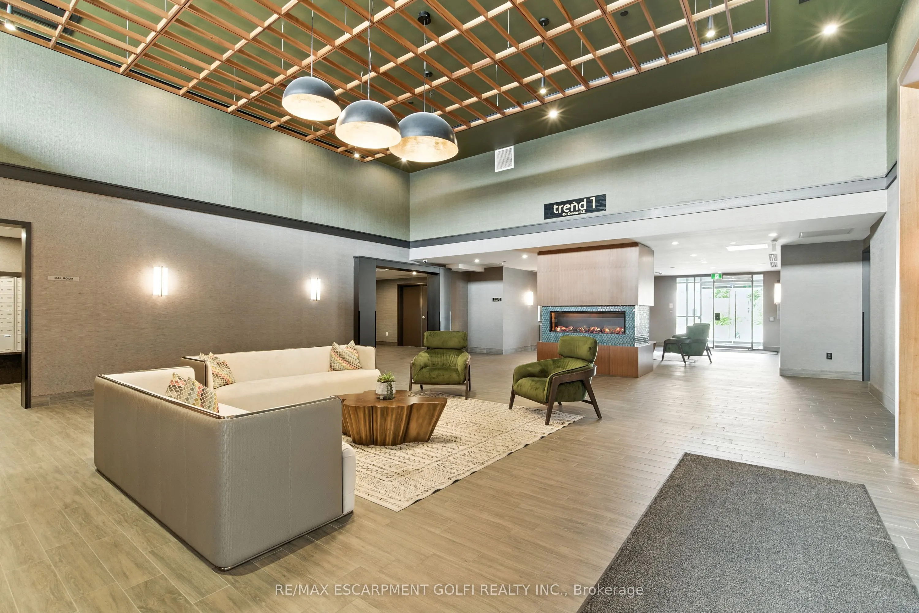 450 Dundas Street E, #902