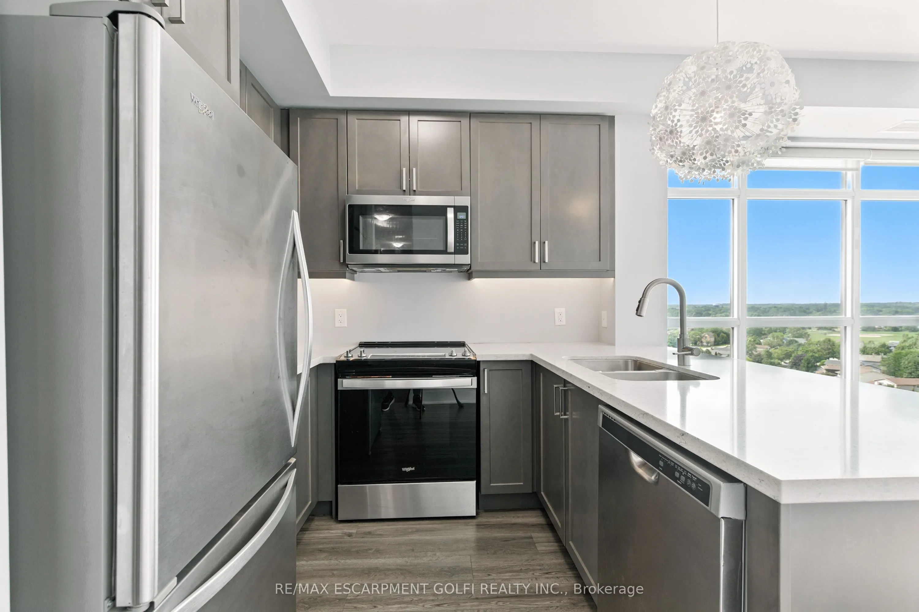 450 Dundas Street E, #902