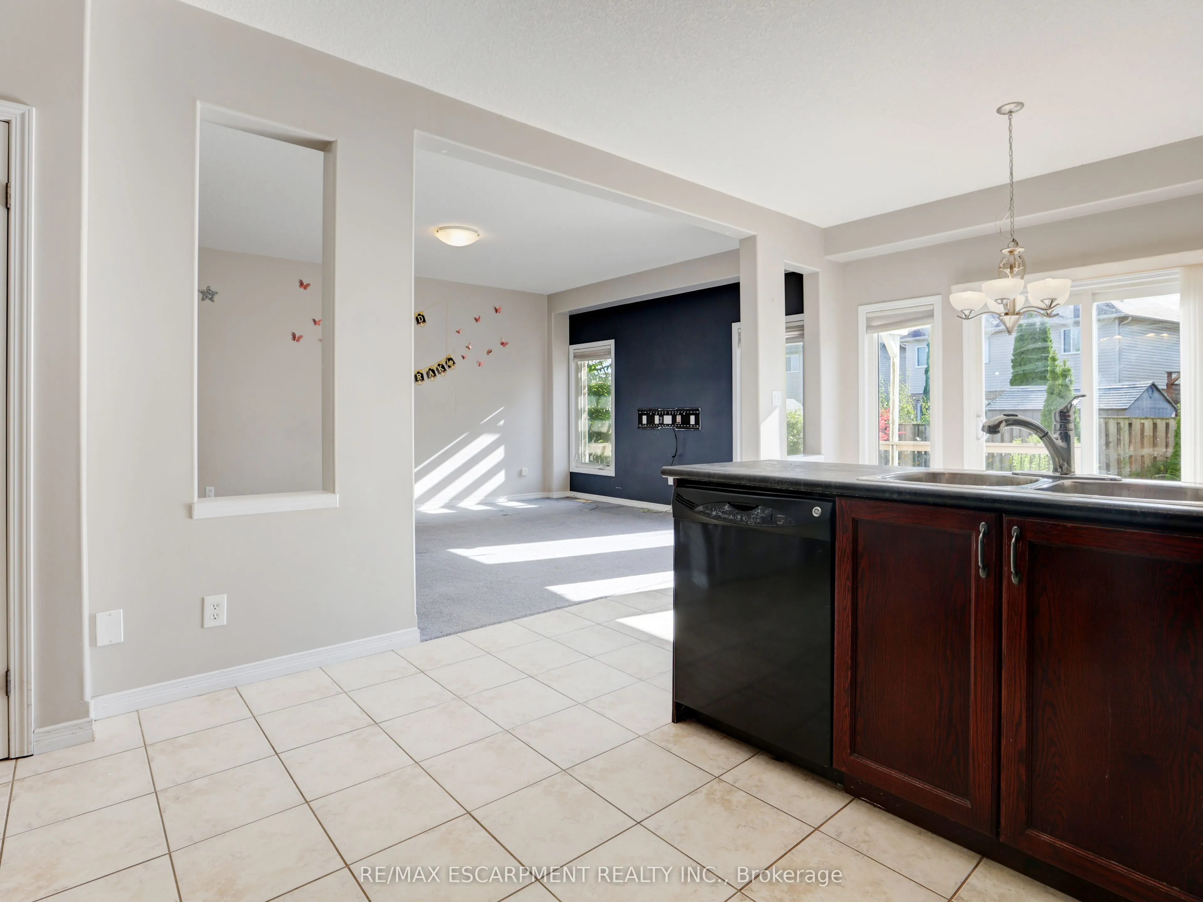 36 Lemon Grass Street