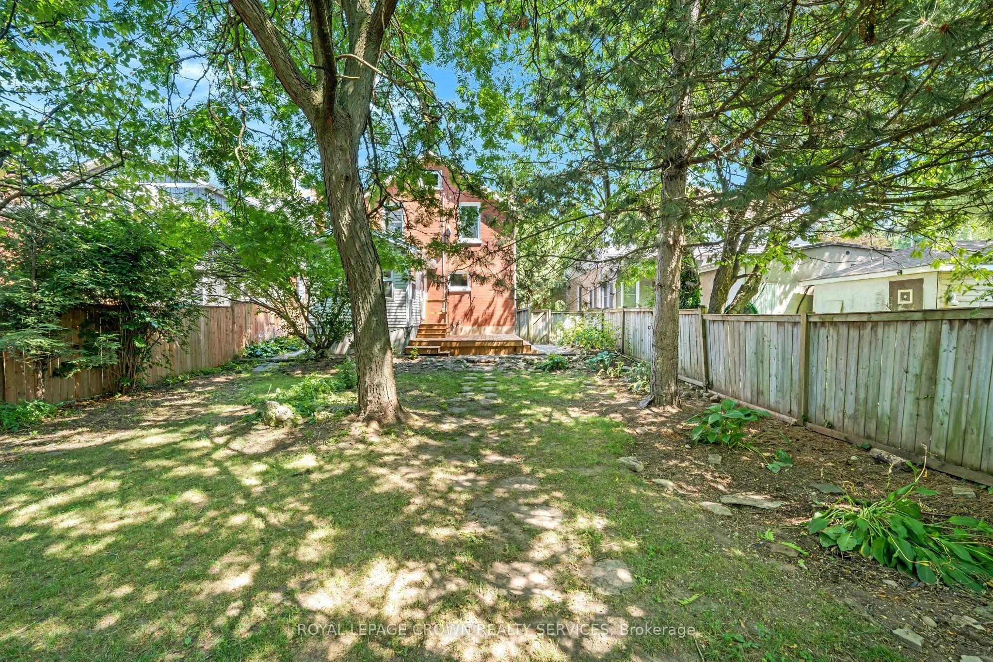 66 Brant Road S
