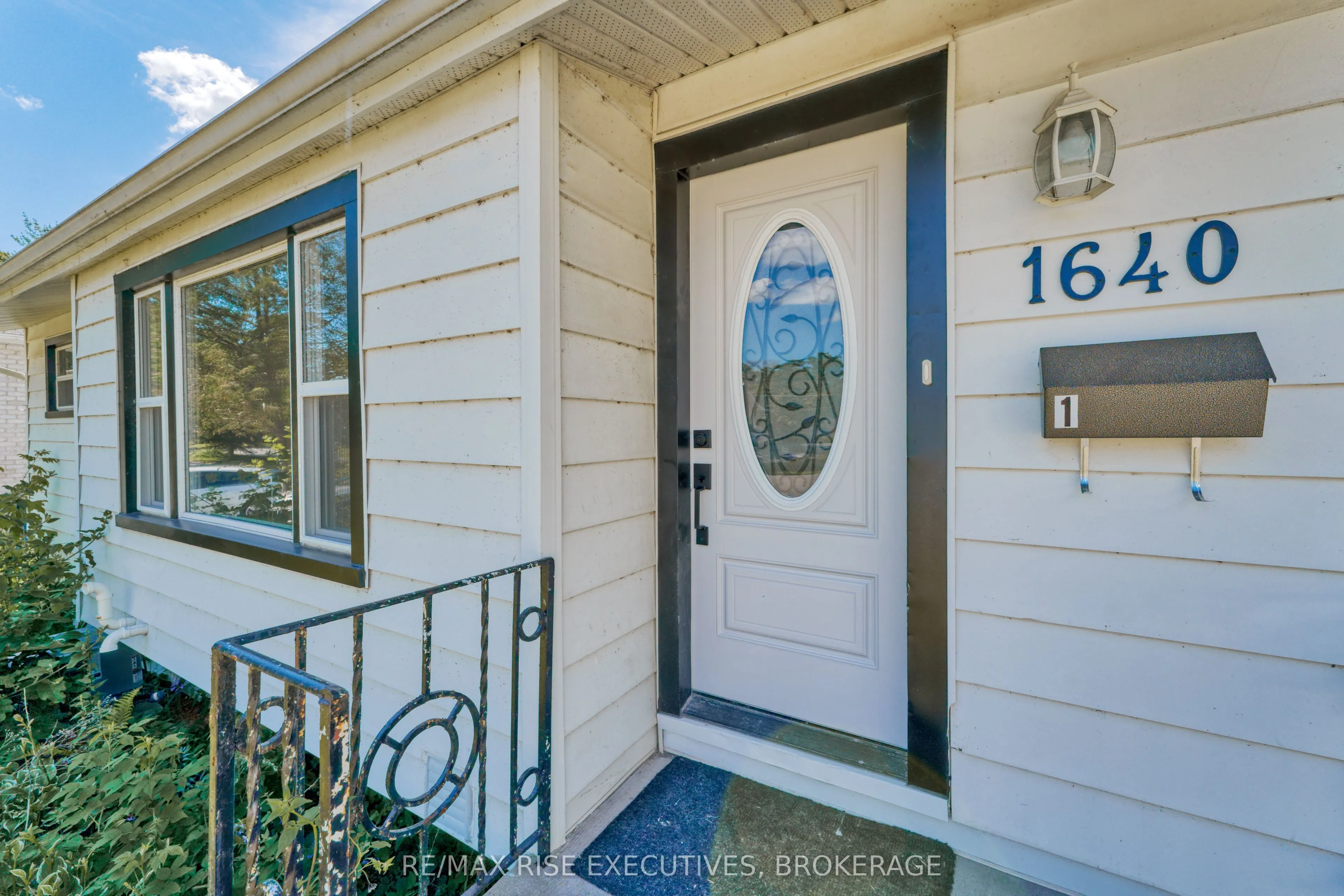 1640 MARY Street, #1