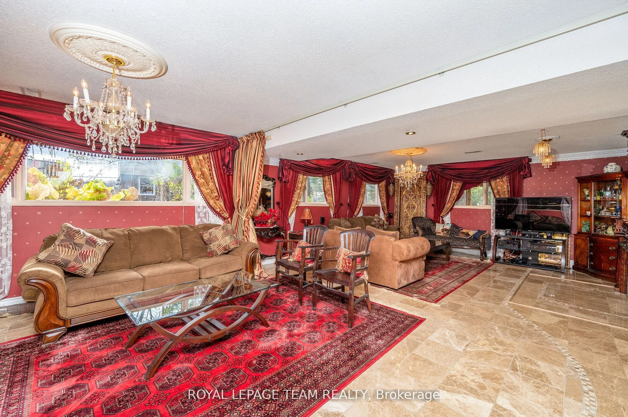 1100 Moffatt Drive